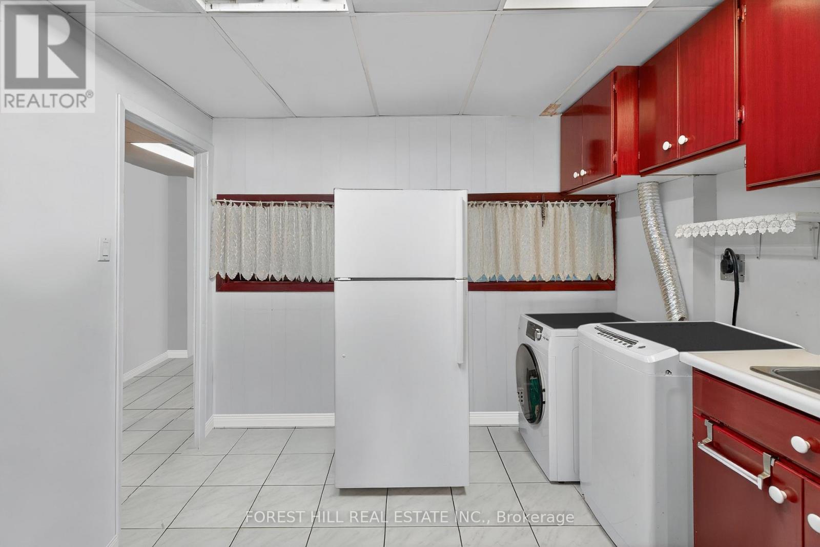 655 St Clair Avenue W, Toronto, Ontario  M6C 1A7 - Photo 12 - C12566794