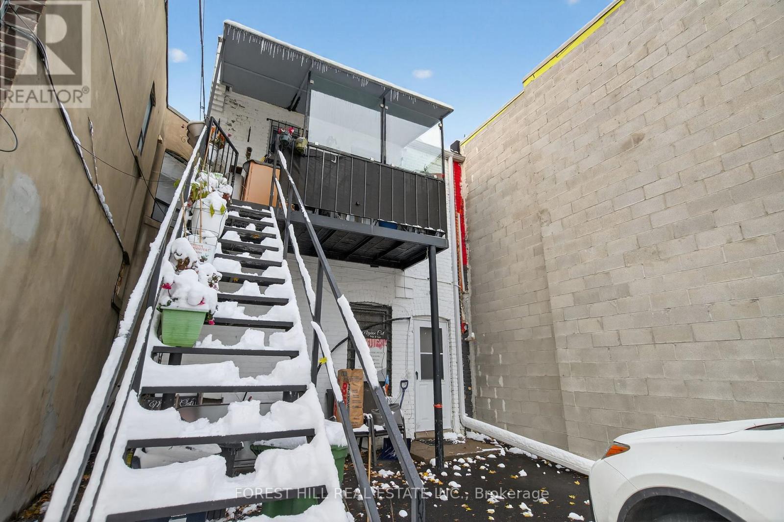 655 St Clair Avenue W, Toronto, Ontario  M6C 1A7 - Photo 16 - C12566794