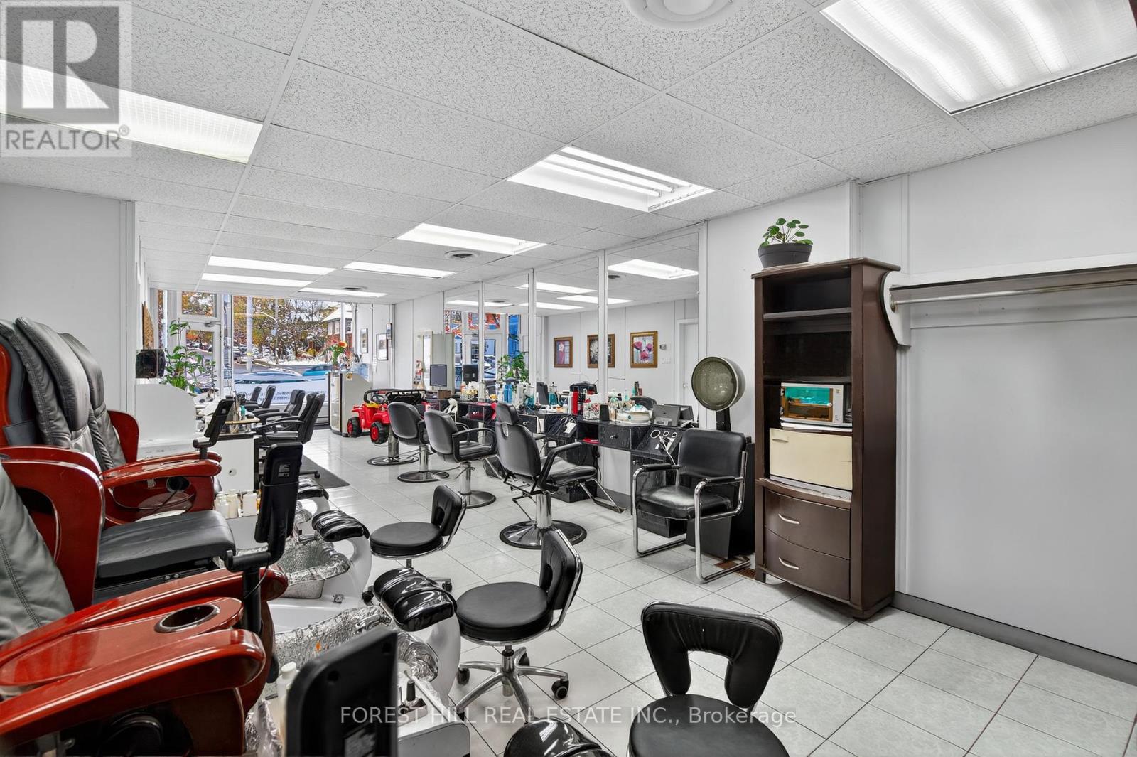 655 St Clair Avenue W, Toronto, Ontario  M6C 1A7 - Photo 4 - C12566794