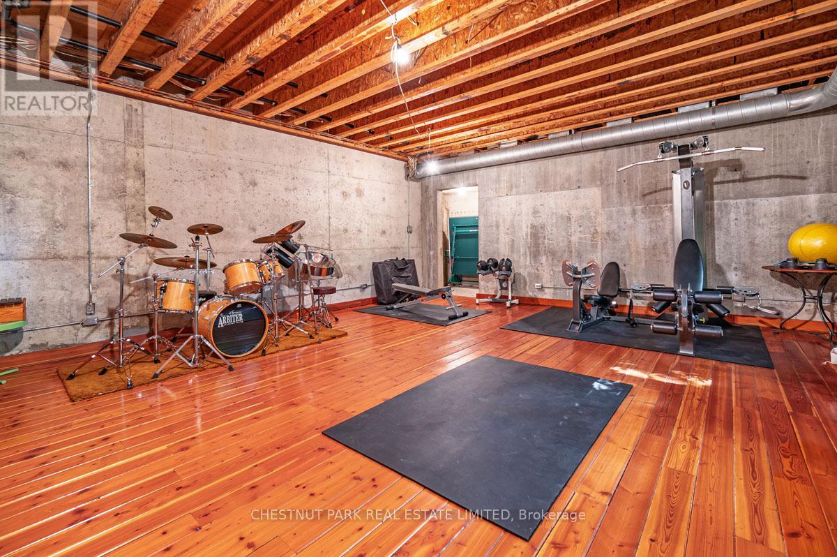 229 Owen Boulevard, Toronto, Ontario  M2P 1G9 - Photo 35 - C12566804