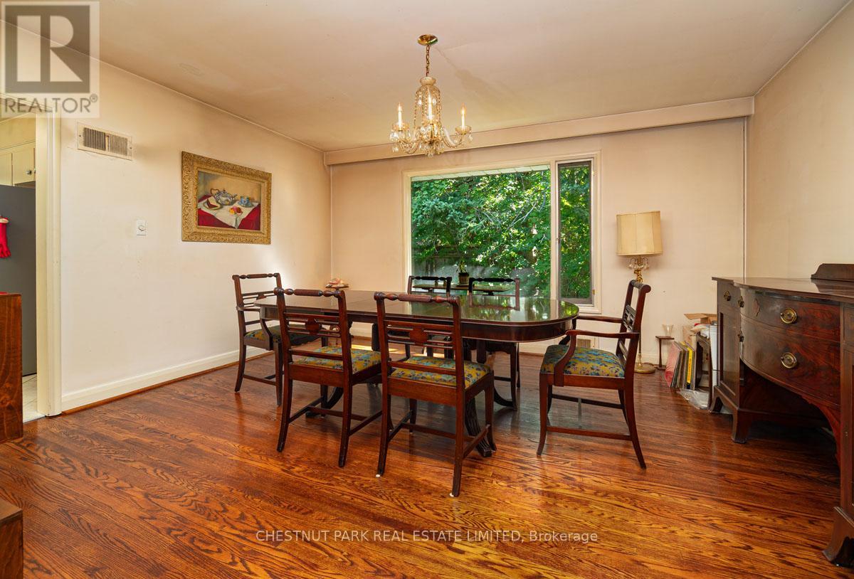 229 Owen Boulevard, Toronto, Ontario  M2P 1G9 - Photo 9 - C12566804