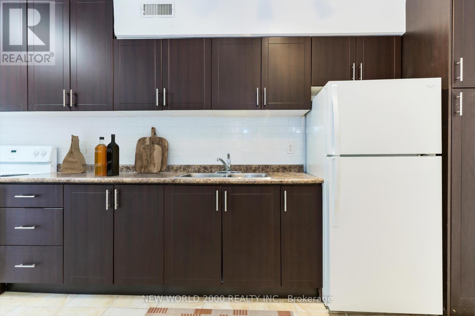 102 - 40 Park Road, Toronto, Ontario  M4W 2N4 - Photo 7 - C12566846