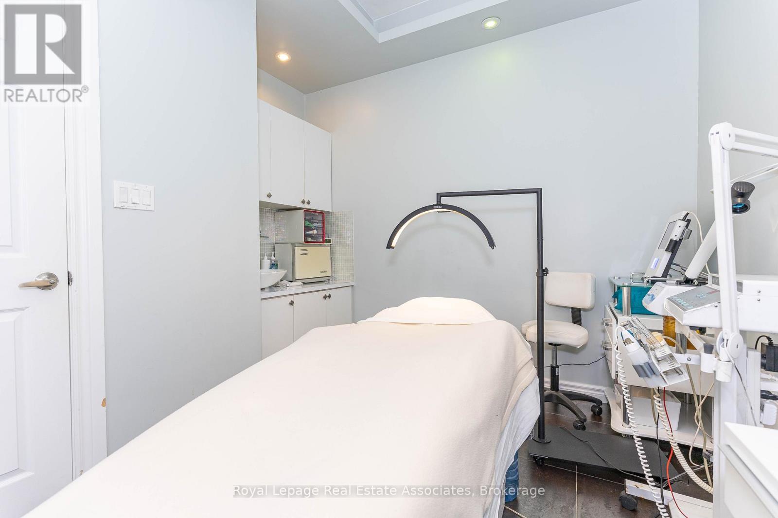 390 Bloor Street W, Toronto, Ontario  M5S 1X4 - Photo 15 - C12566870