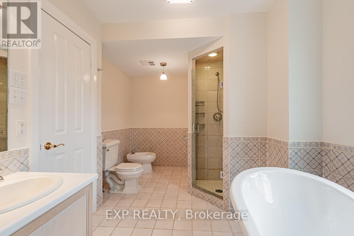 37 Shaftesbury Avenue, Toronto, Ontario  M4T 3B3 - Photo 19 - C12566874