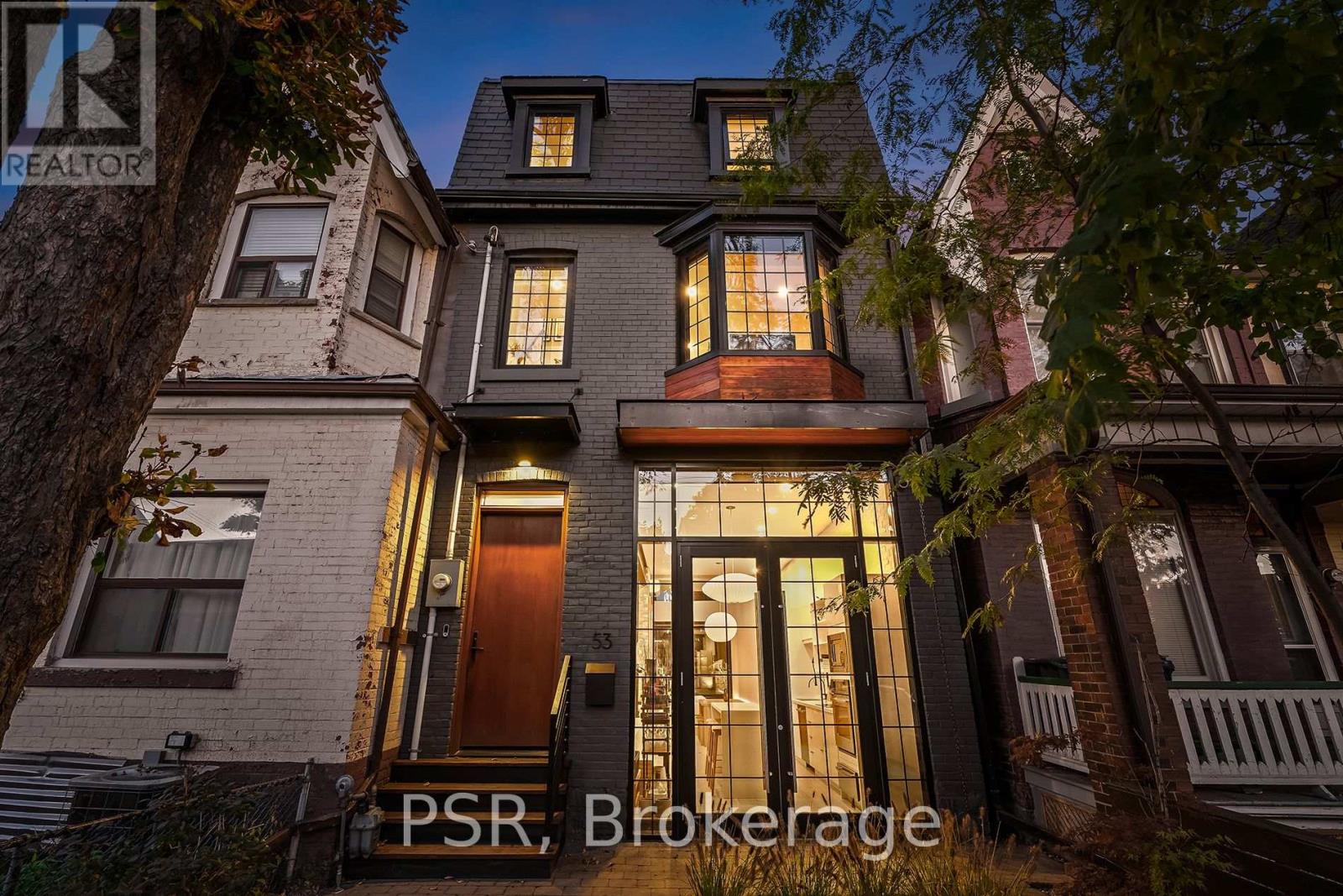 53 Palmerston Avenue, Toronto, Ontario  M6J 2J2 - Photo 2 - C12566942