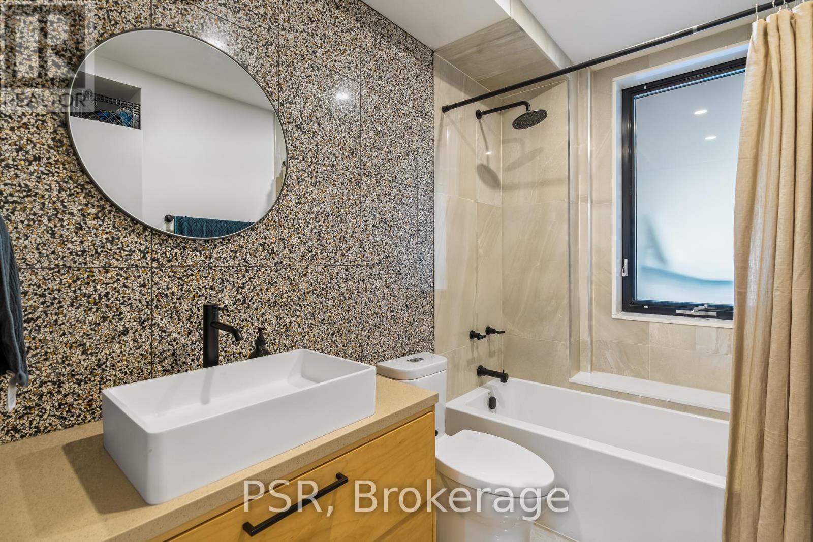 53 Palmerston Avenue, Toronto, Ontario  M6J 2J2 - Photo 28 - C12566942