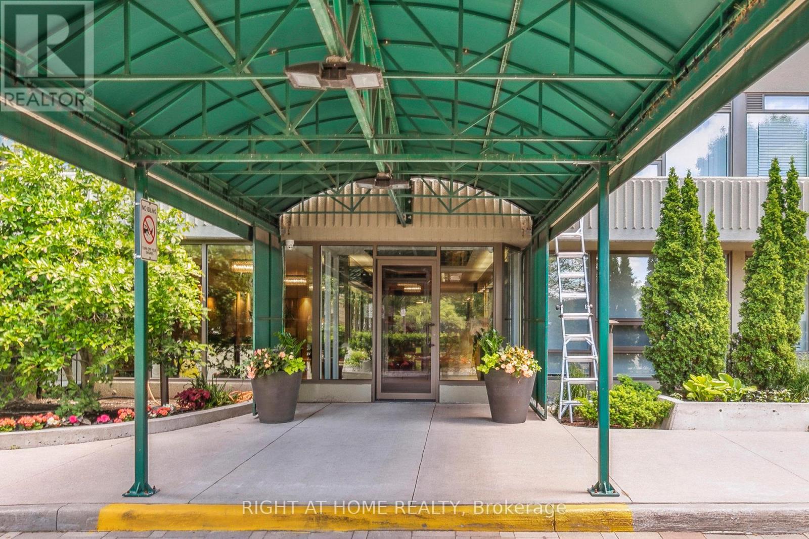 2704 - 55 Skymark Drive, Toronto, Ontario  M2H 3N4 - Photo 3 - C12566972