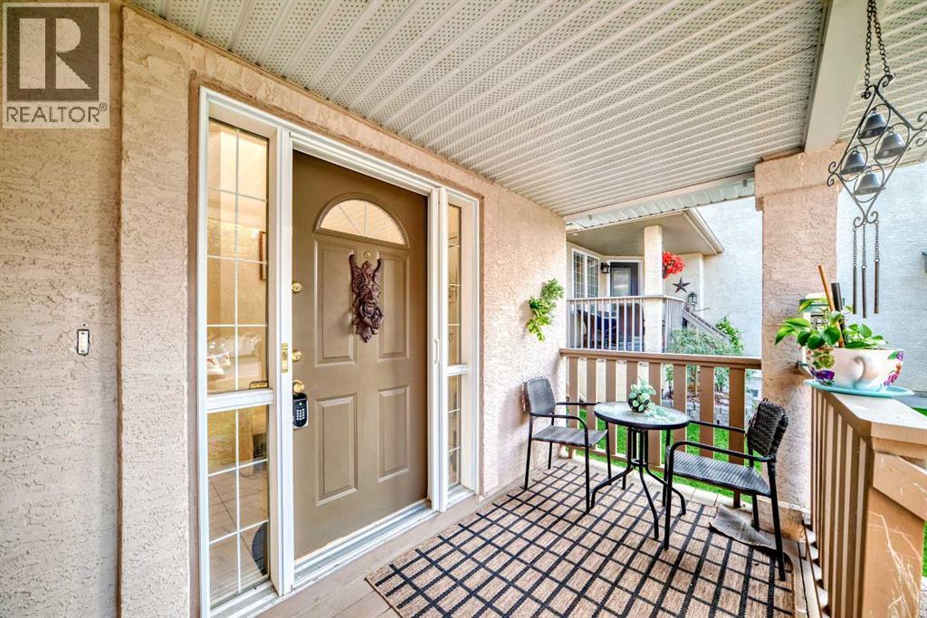 82 Mt Gibraltar Heights Se, Calgary, Alberta  T2Z 3R3 - Photo 3 - A2262179