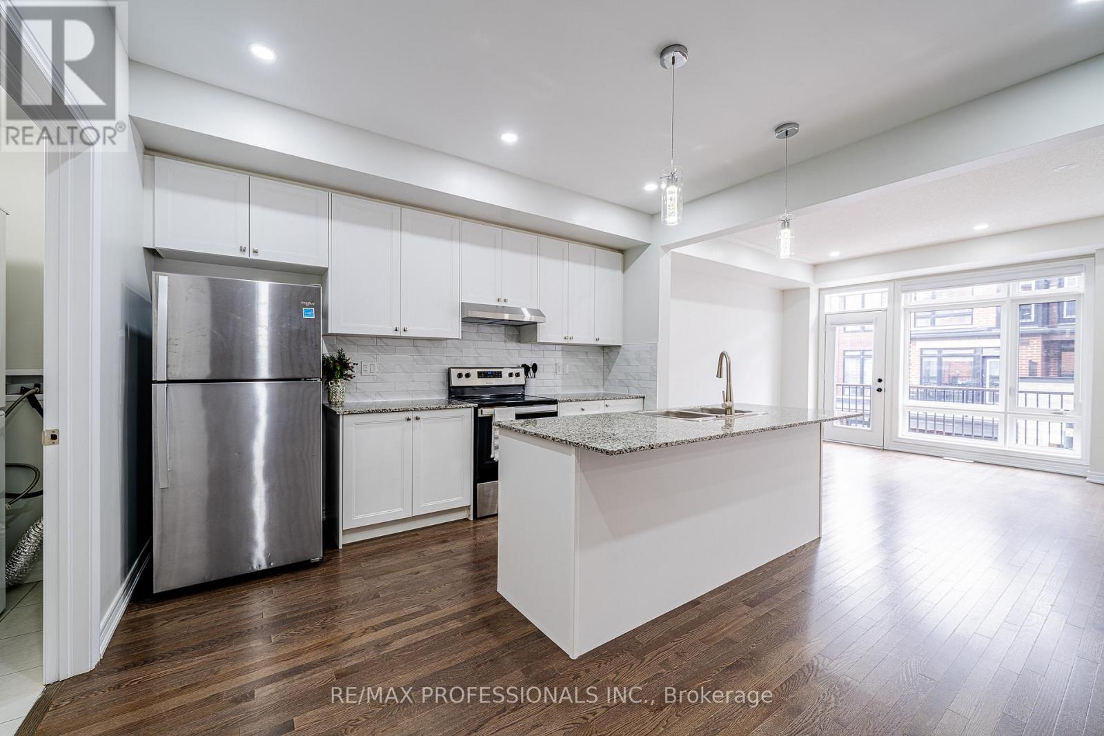 520 Littlewood Lane, Ajax, Ontario  L1S 0H1 - Photo 10 - E12566784