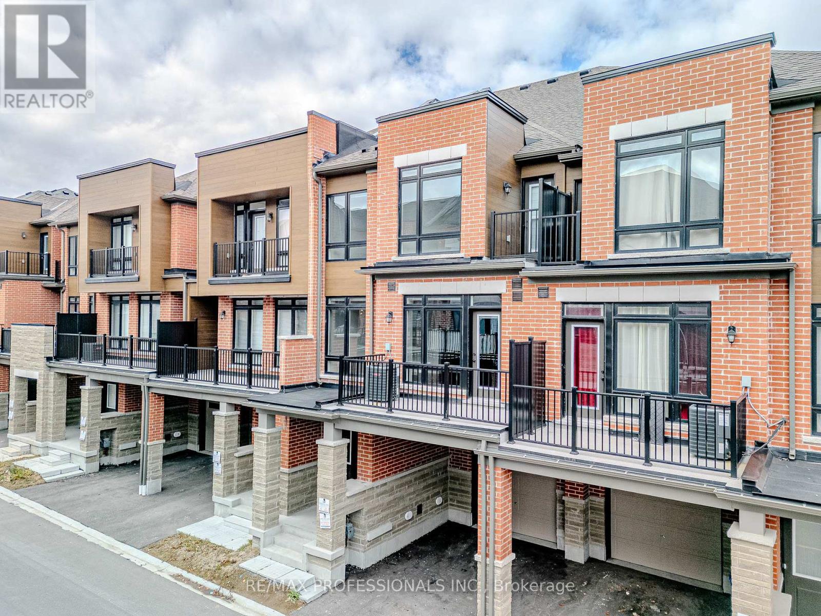 520 Littlewood Lane, Ajax, Ontario  L1S 0H1 - Photo 2 - E12566784