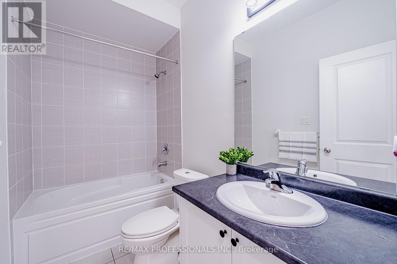 520 Littlewood Lane, Ajax, Ontario  L1S 0H1 - Photo 38 - E12566784