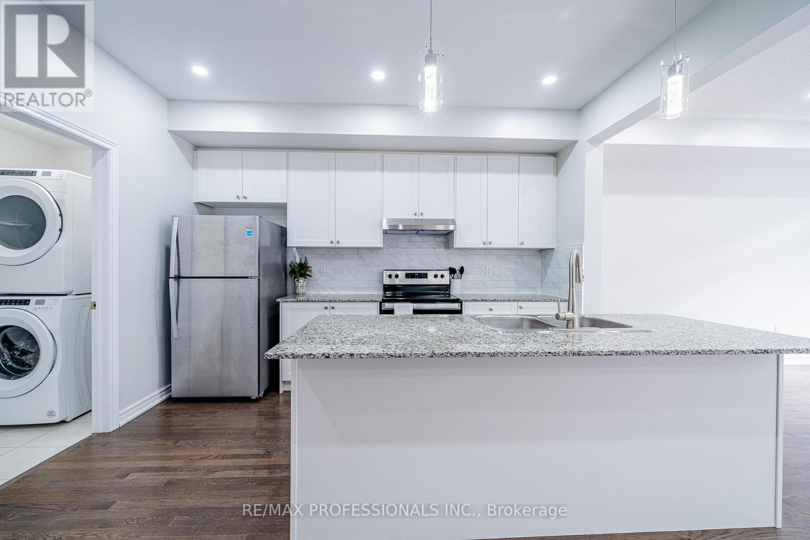 520 Littlewood Lane, Ajax, Ontario  L1S 0H1 - Photo 9 - E12566784