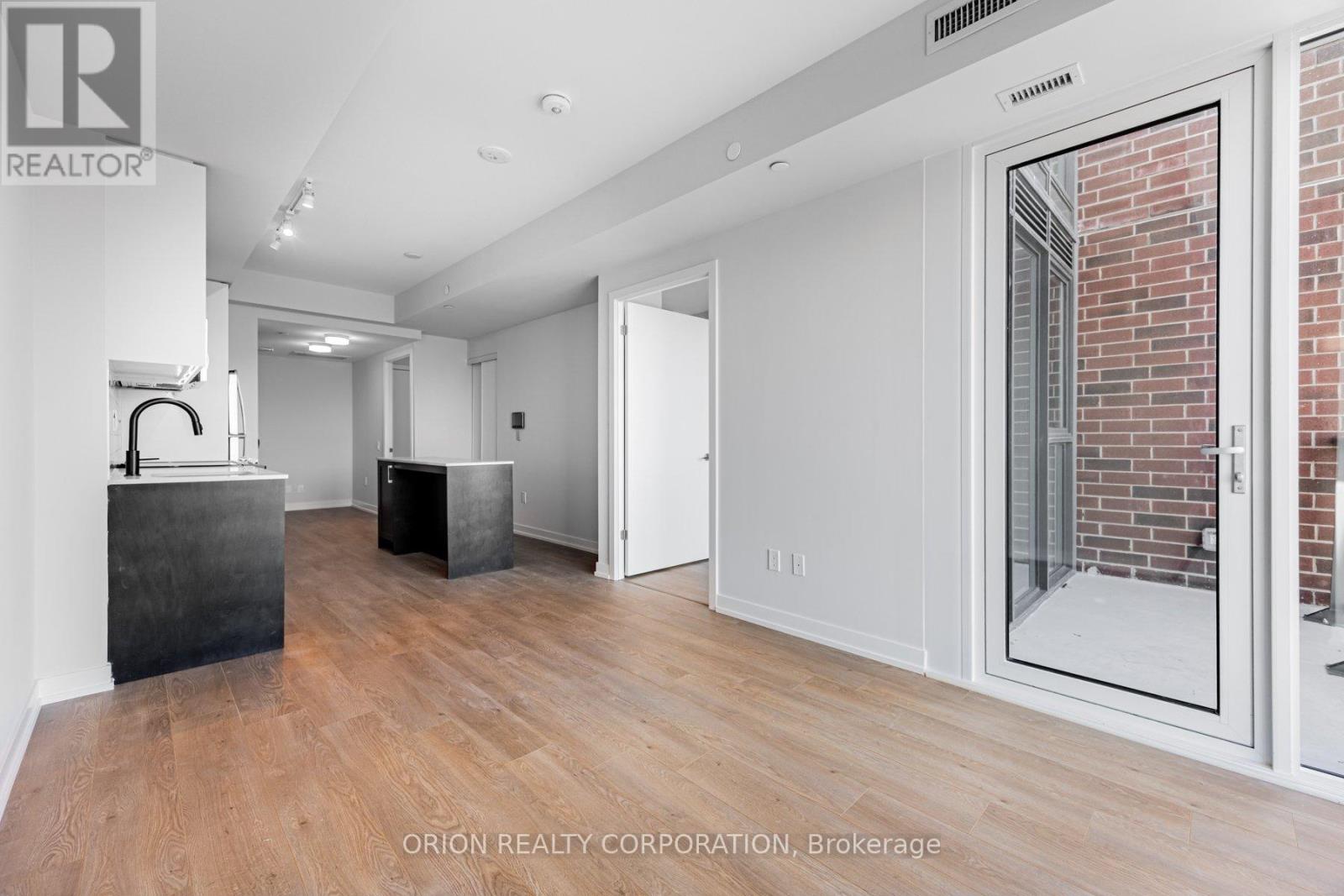 221 - 201 BROCK STREET S, Whitby, Ontario