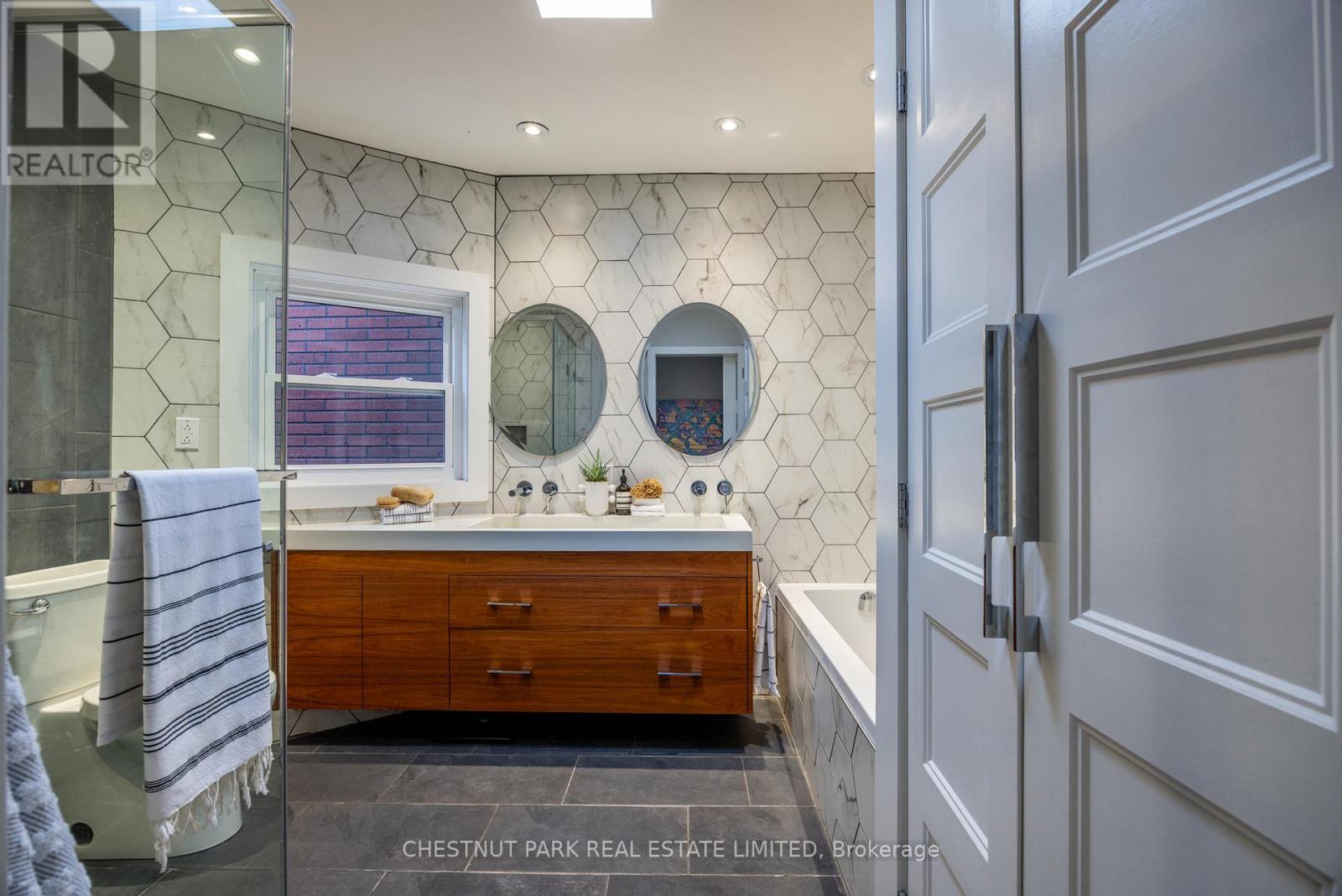 115 Leslie Street, Toronto, Ontario  M4M 3C6 - Photo 15 - E12566976