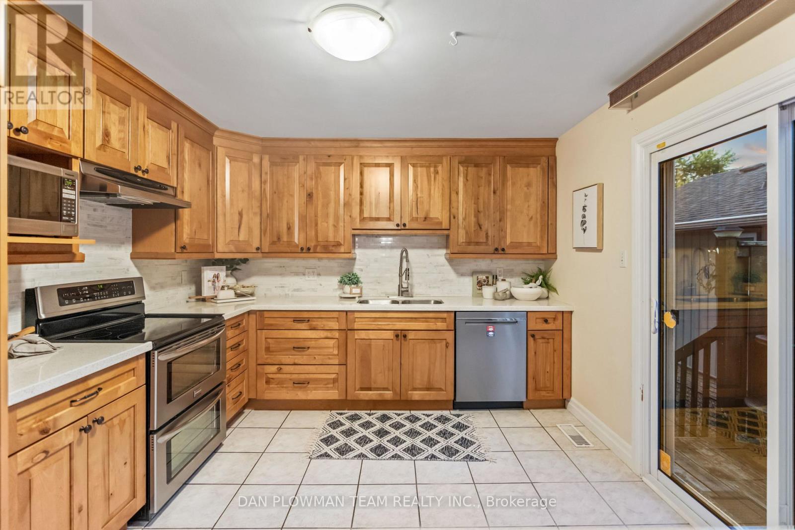 123 Guthrie Crescent, Whitby, Ontario  L1P 1A6 - Photo 13 - E12566984