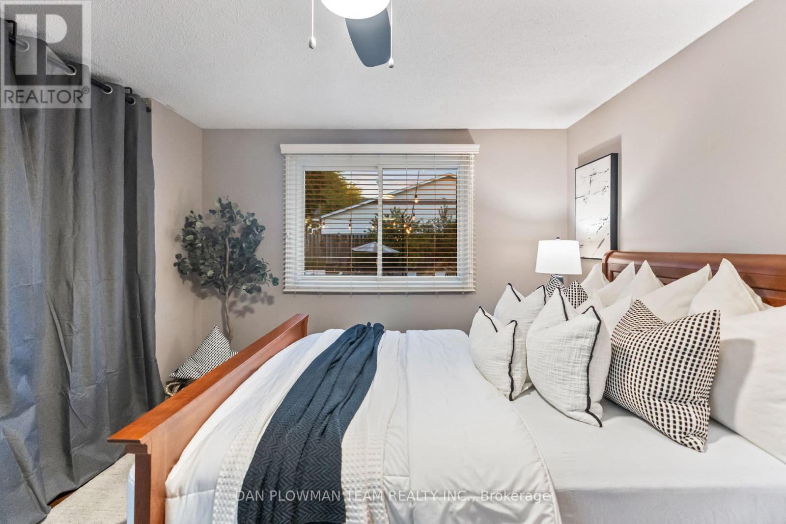 123 Guthrie Crescent, Whitby, Ontario  L1P 1A6 - Photo 17 - E12566984