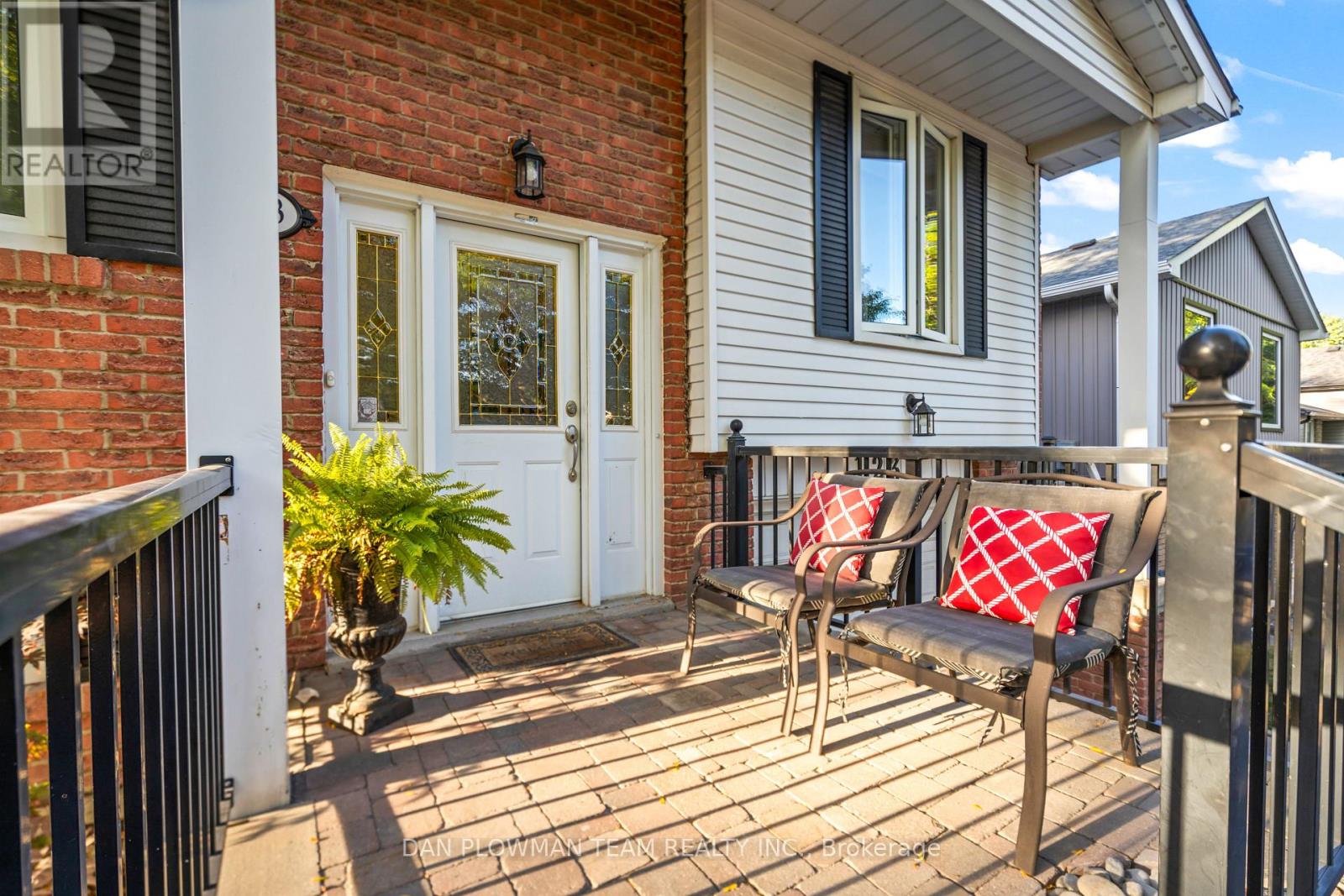 123 Guthrie Crescent, Whitby, Ontario  L1P 1A6 - Photo 5 - E12566984