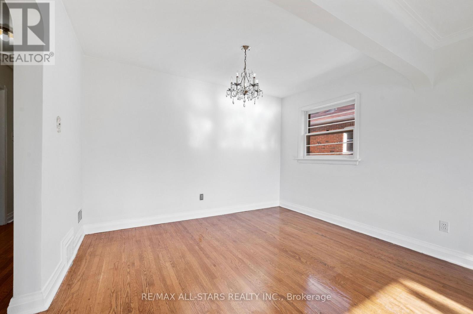 24 Donora Drive, Toronto, Ontario  M4B 1B5 - Photo 13 - E12566986