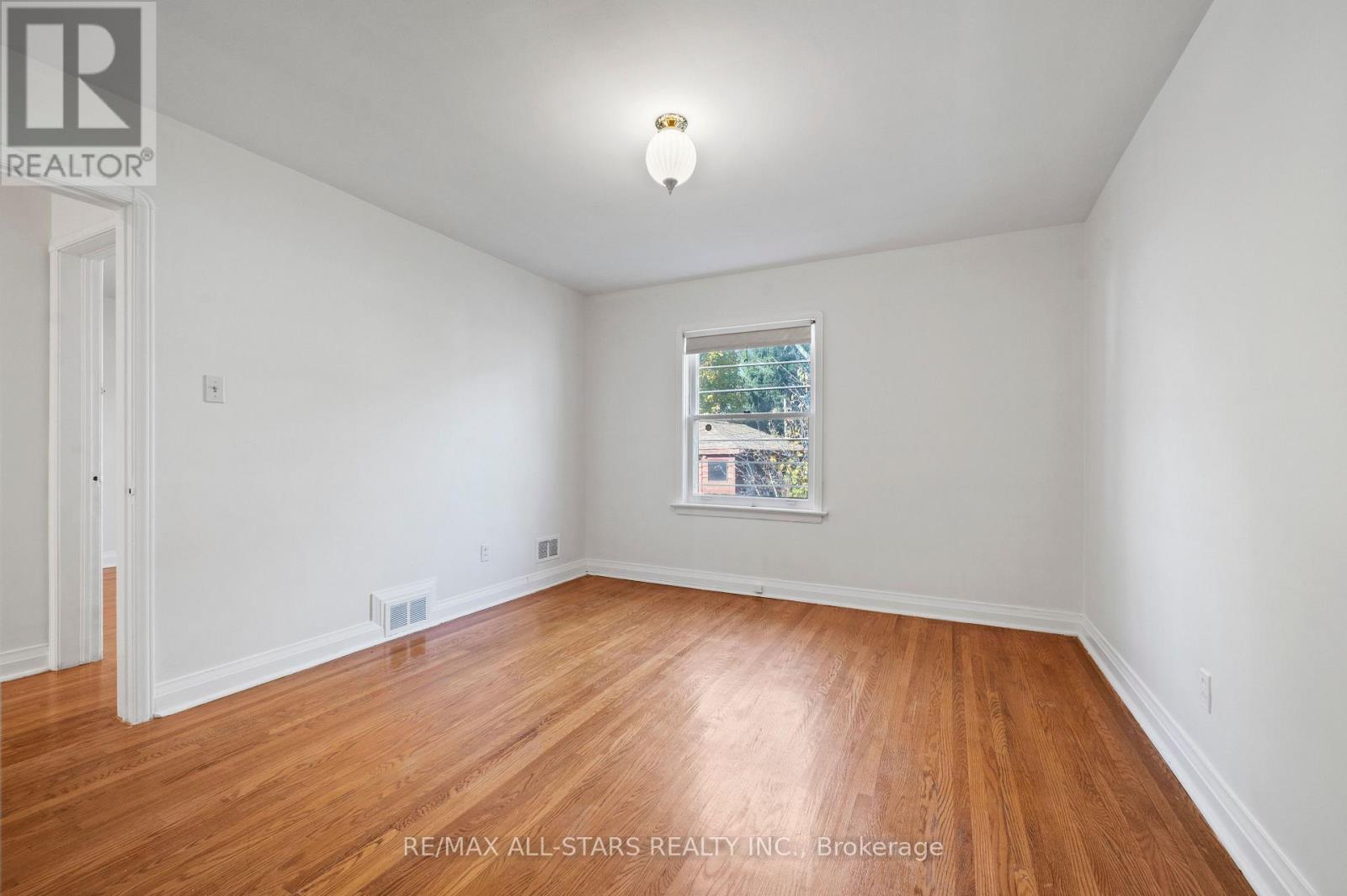 24 Donora Drive, Toronto, Ontario  M4B 1B5 - Photo 25 - E12566986