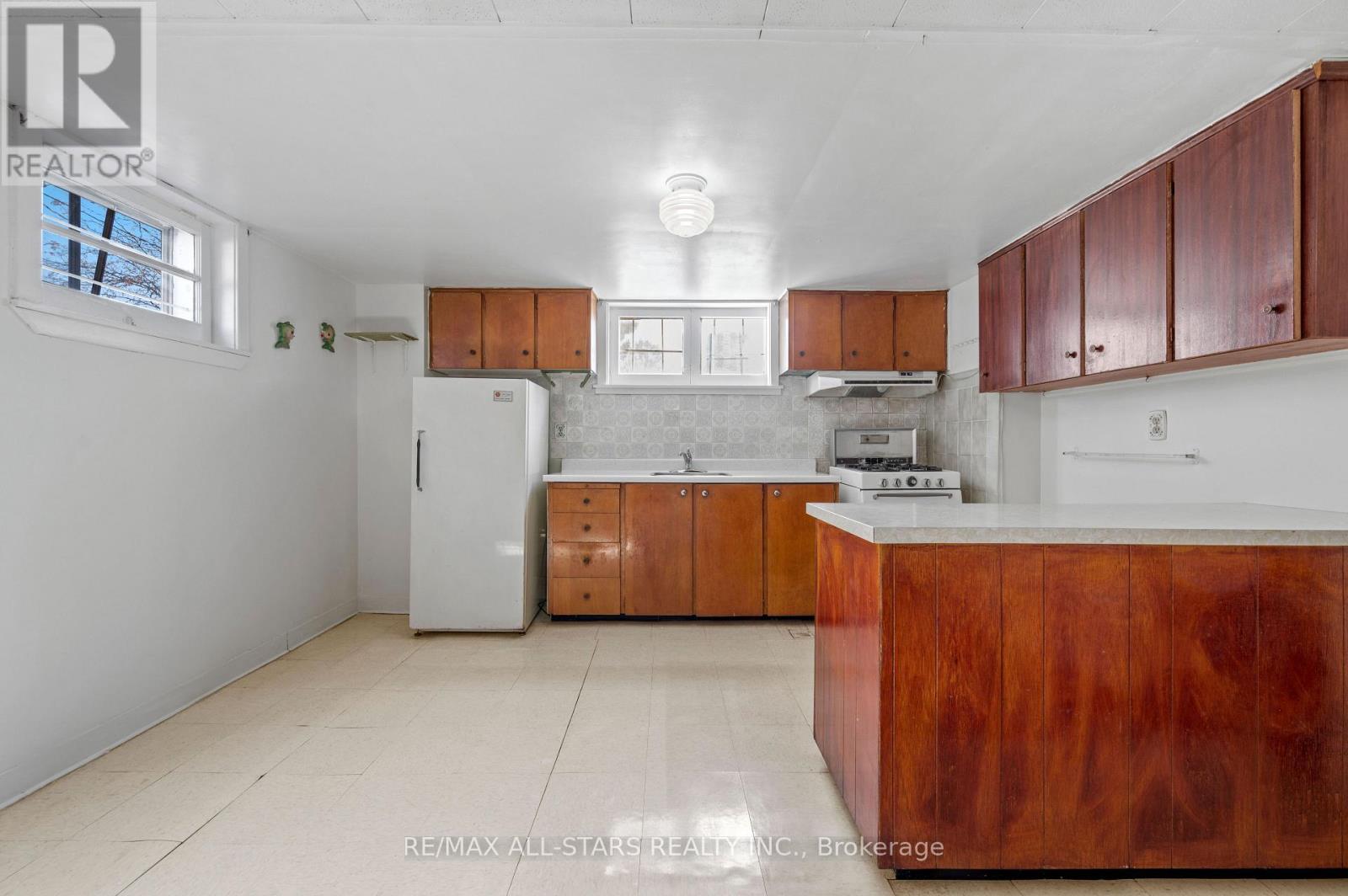 24 Donora Drive, Toronto, Ontario  M4B 1B5 - Photo 31 - E12566986