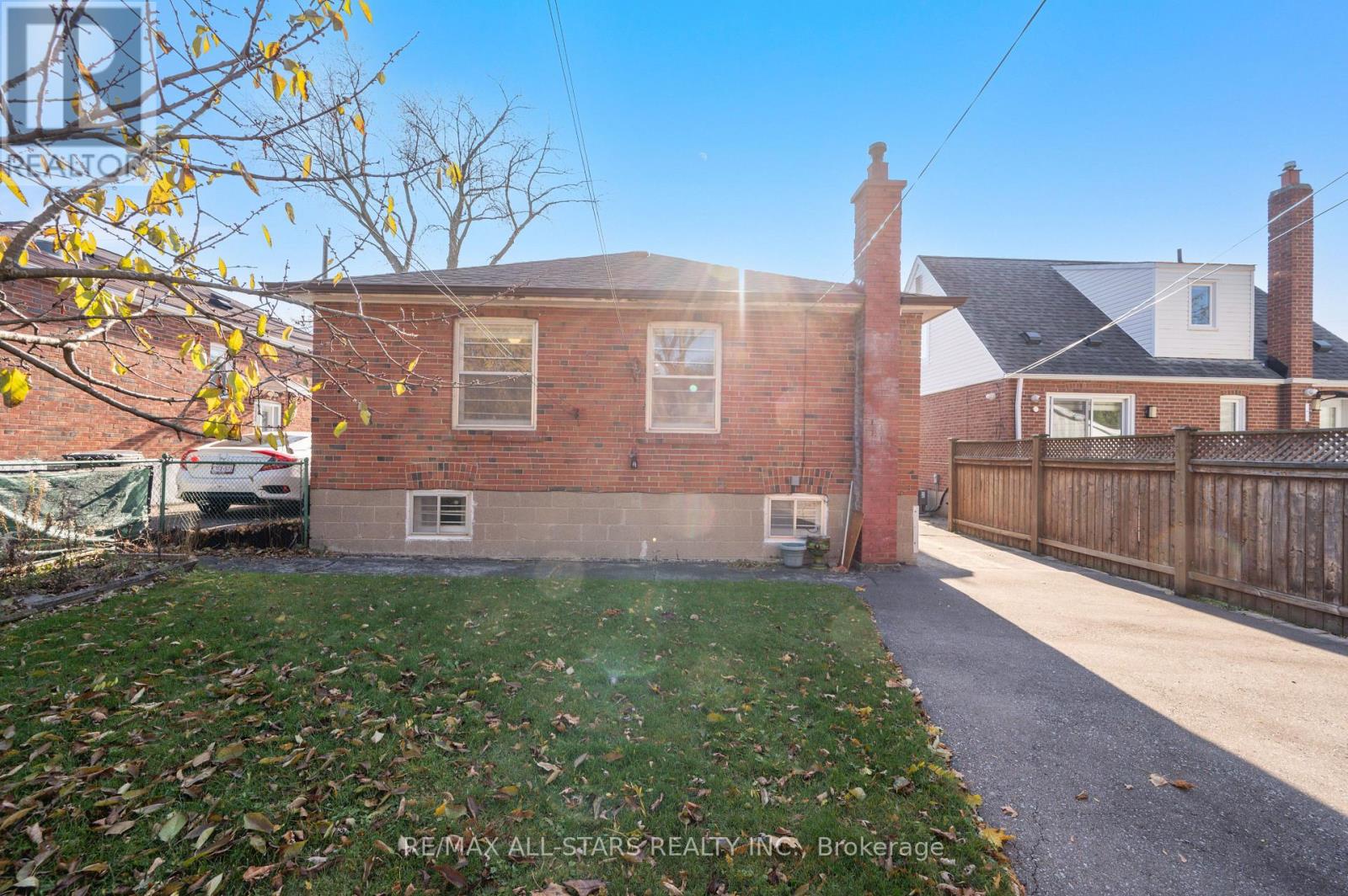 24 Donora Drive, Toronto, Ontario  M4B 1B5 - Photo 36 - E12566986