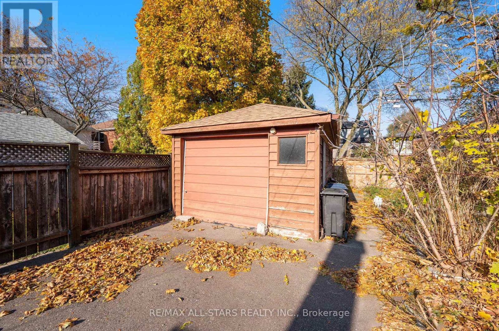 24 Donora Drive, Toronto, Ontario  M4B 1B5 - Photo 39 - E12566986