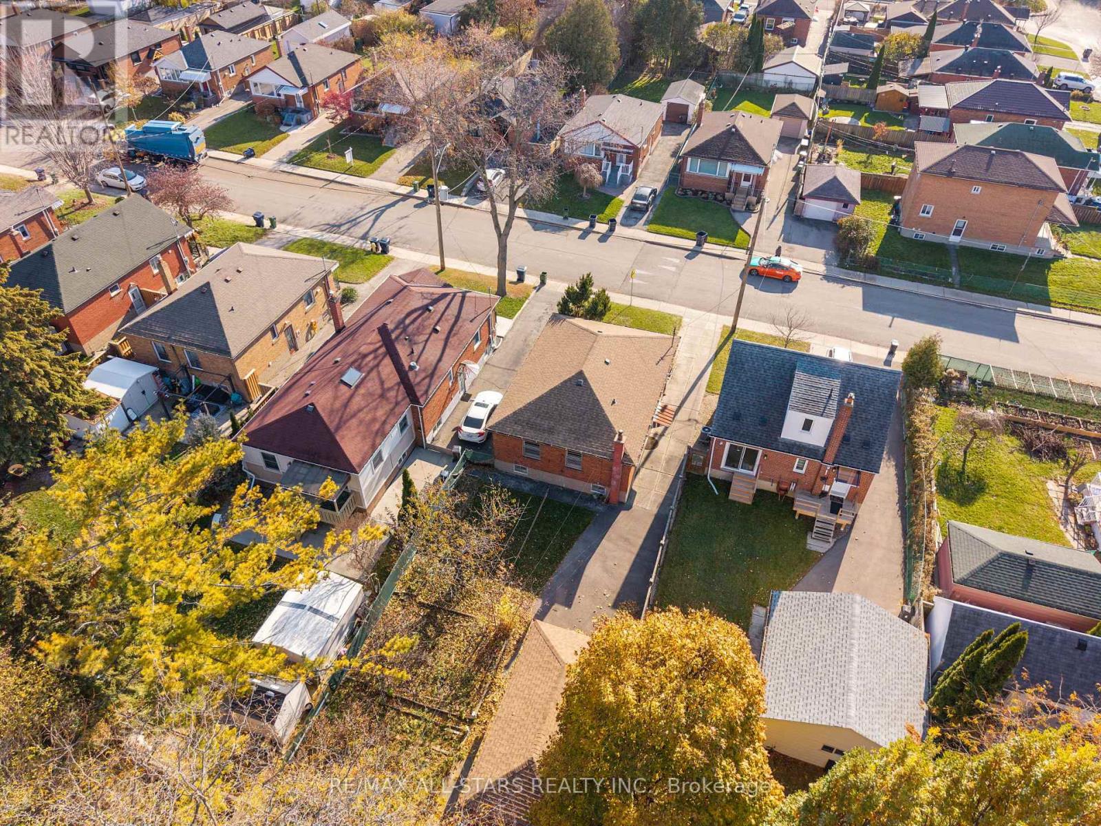 24 Donora Drive, Toronto, Ontario  M4B 1B5 - Photo 40 - E12566986