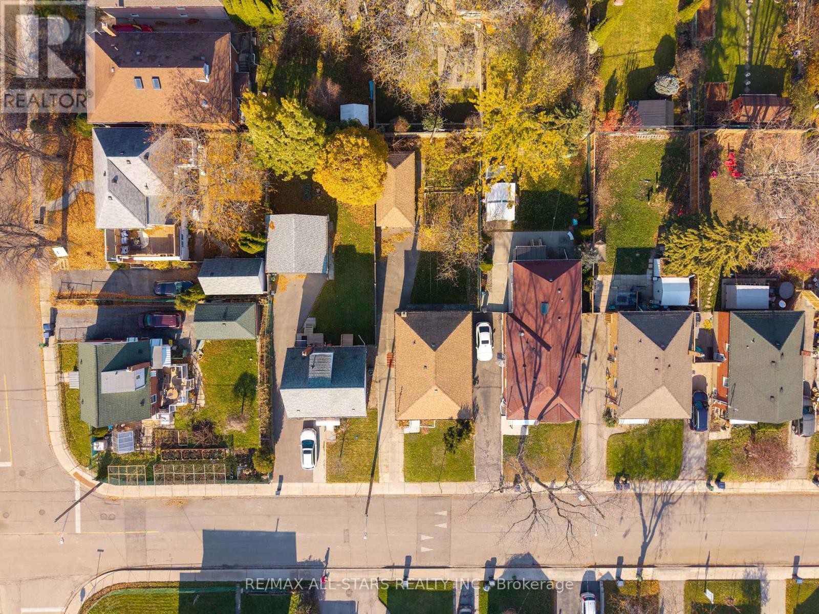 24 Donora Drive, Toronto, Ontario  M4B 1B5 - Photo 41 - E12566986