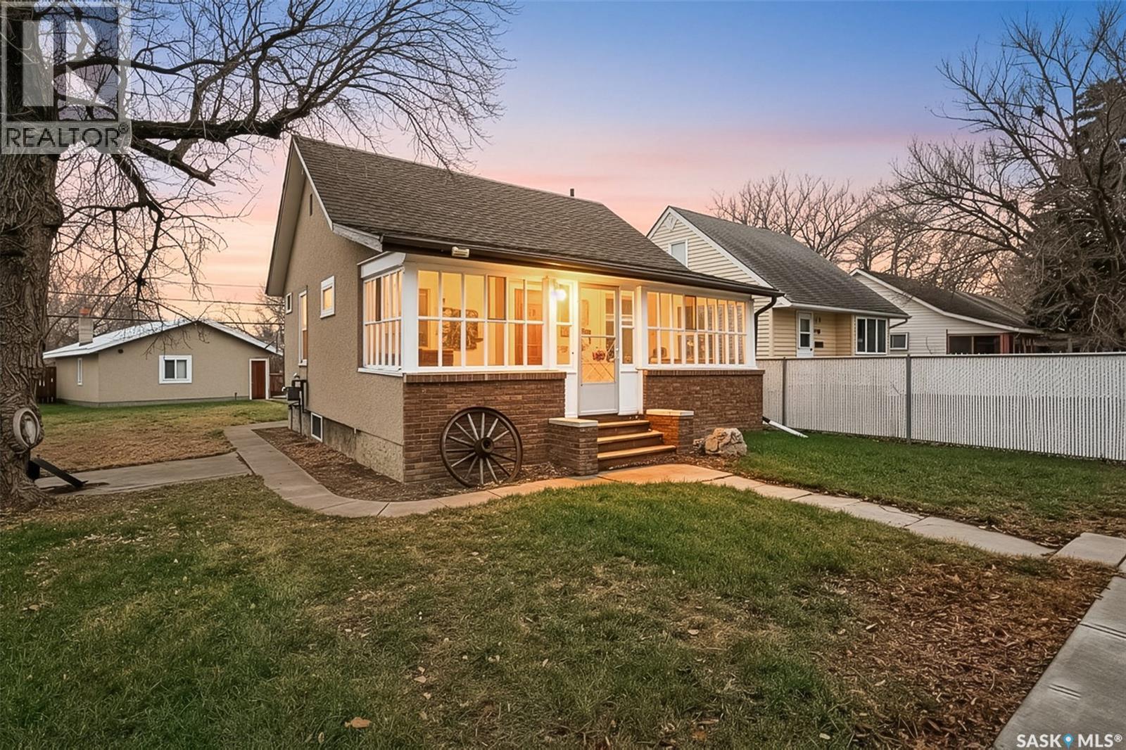 759 Ominica STREET E, moose jaw, Saskatchewan