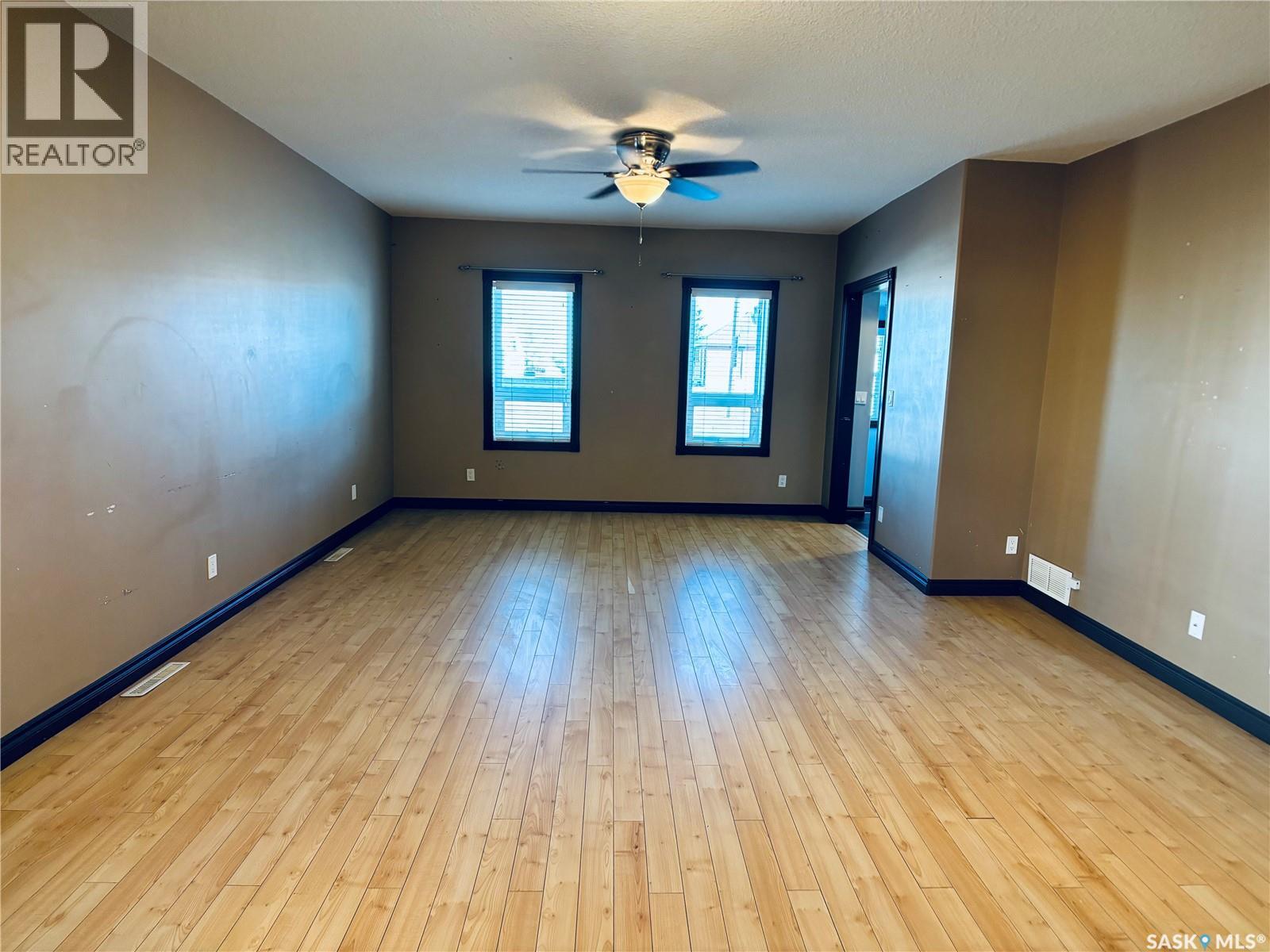 1208 Sixth Street, Estevan, Saskatchewan  S4A 1B1 - Photo 13 - SK024424