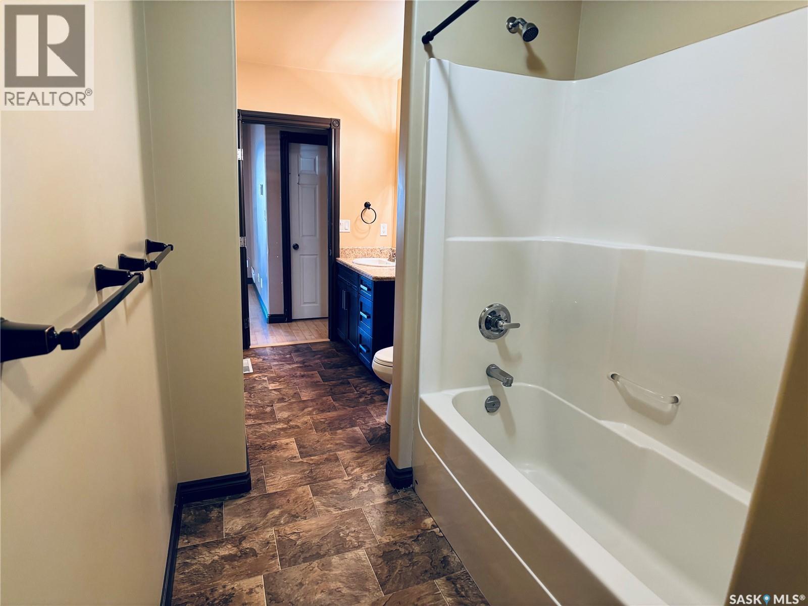 1208 Sixth Street, Estevan, Saskatchewan  S4A 1B1 - Photo 20 - SK024424