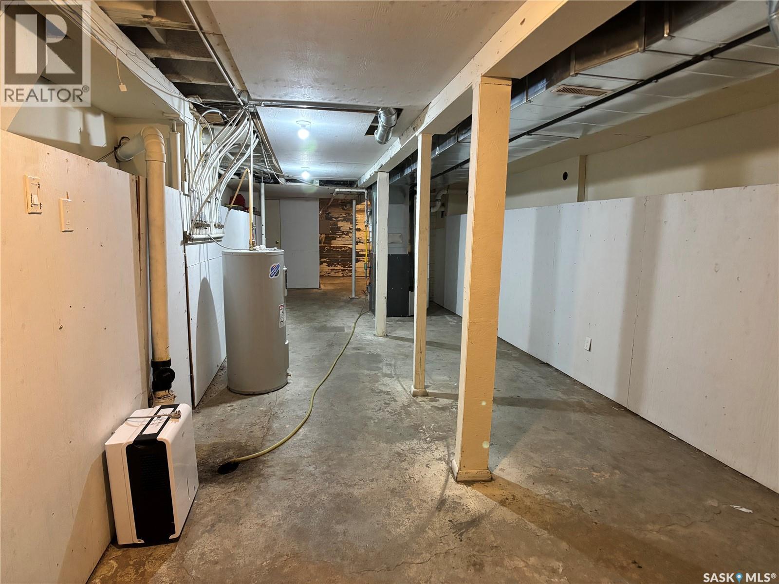 1208 Sixth Street, Estevan, Saskatchewan  S4A 1B1 - Photo 35 - SK024424