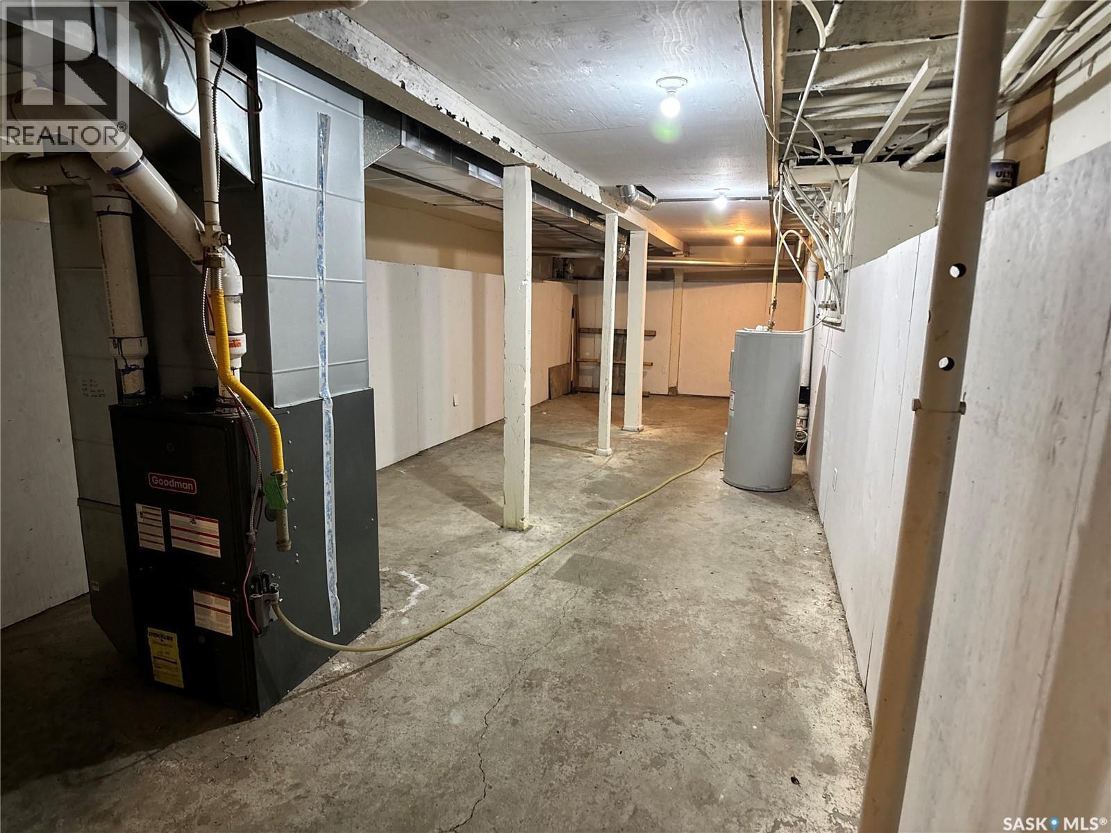 1208 Sixth Street, Estevan, Saskatchewan  S4A 1B1 - Photo 36 - SK024424