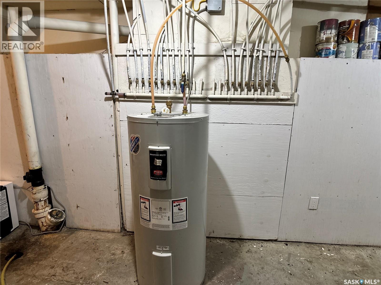 1208 Sixth Street, Estevan, Saskatchewan  S4A 1B1 - Photo 37 - SK024424