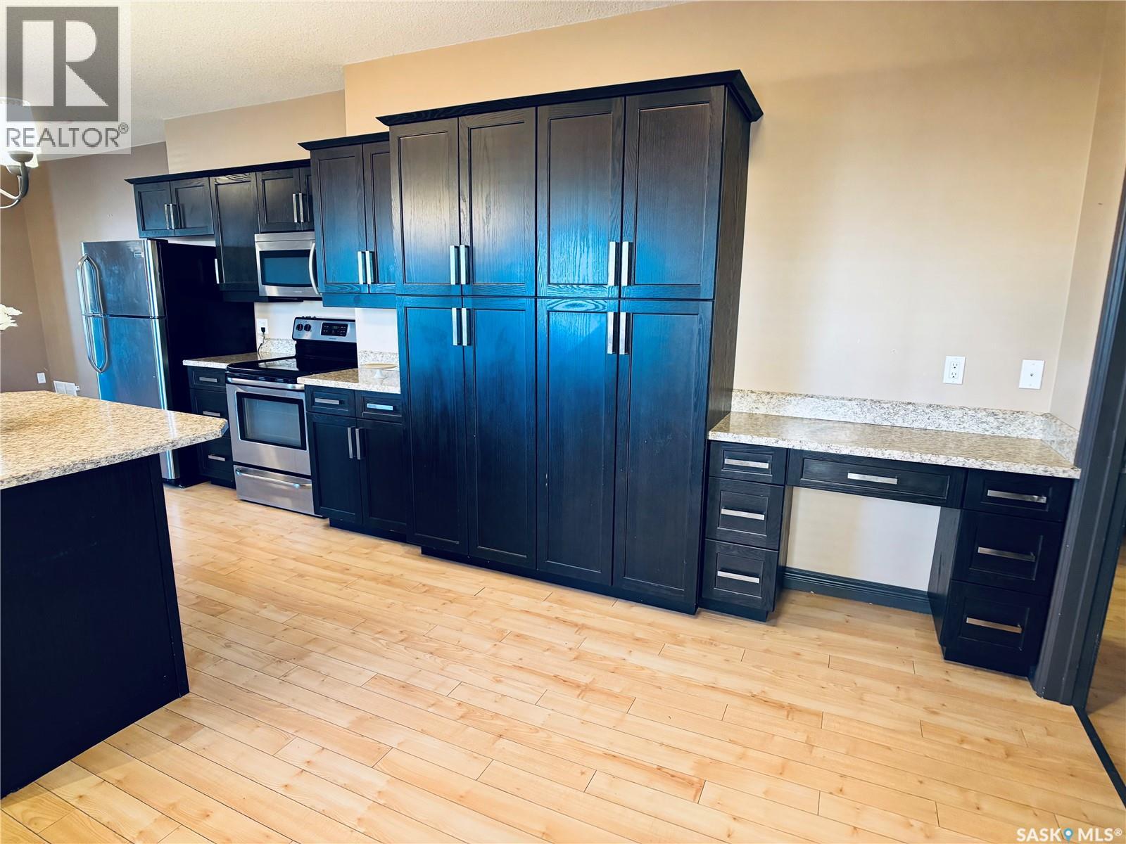 1208 Sixth Street, Estevan, Saskatchewan  S4A 1B1 - Photo 6 - SK024424