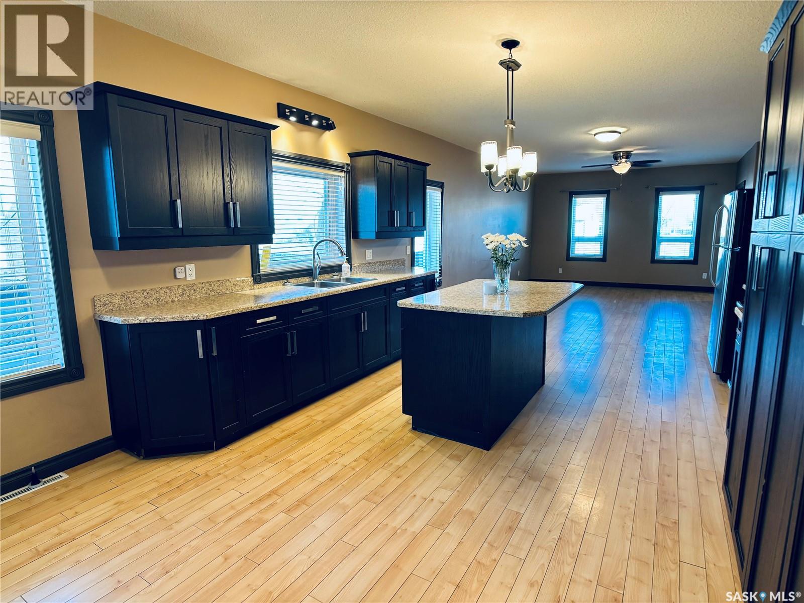 1208 Sixth Street, Estevan, Saskatchewan  S4A 1B1 - Photo 7 - SK024424