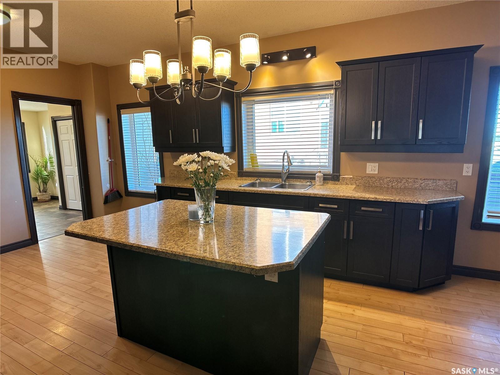 1208 Sixth Street, Estevan, Saskatchewan  S4A 1B1 - Photo 9 - SK024424