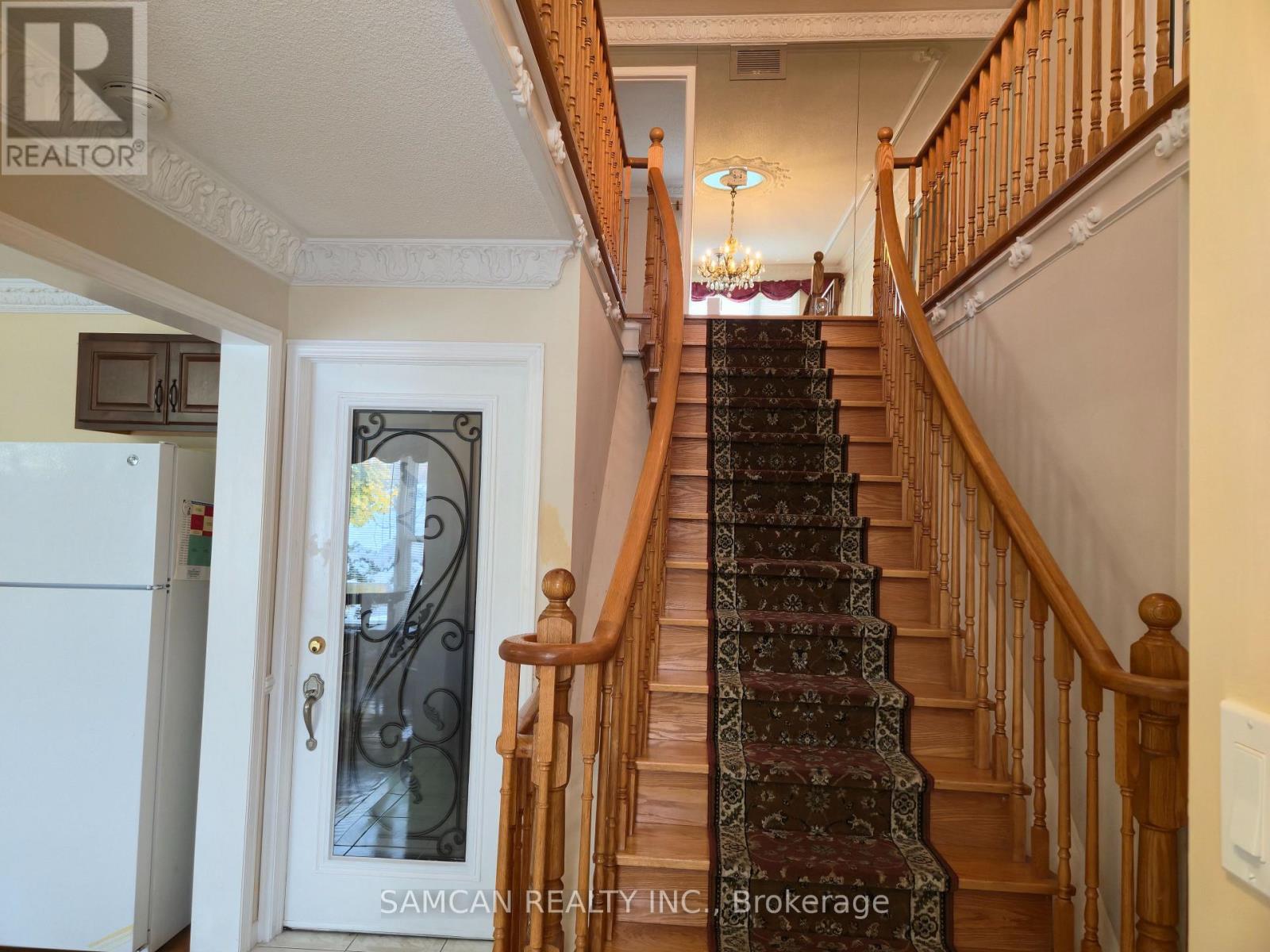 2 - 2470 Wynten Way, Oakville (Cv Clearview), Ontario  L6J 7K8 - Photo 5 - W12547598