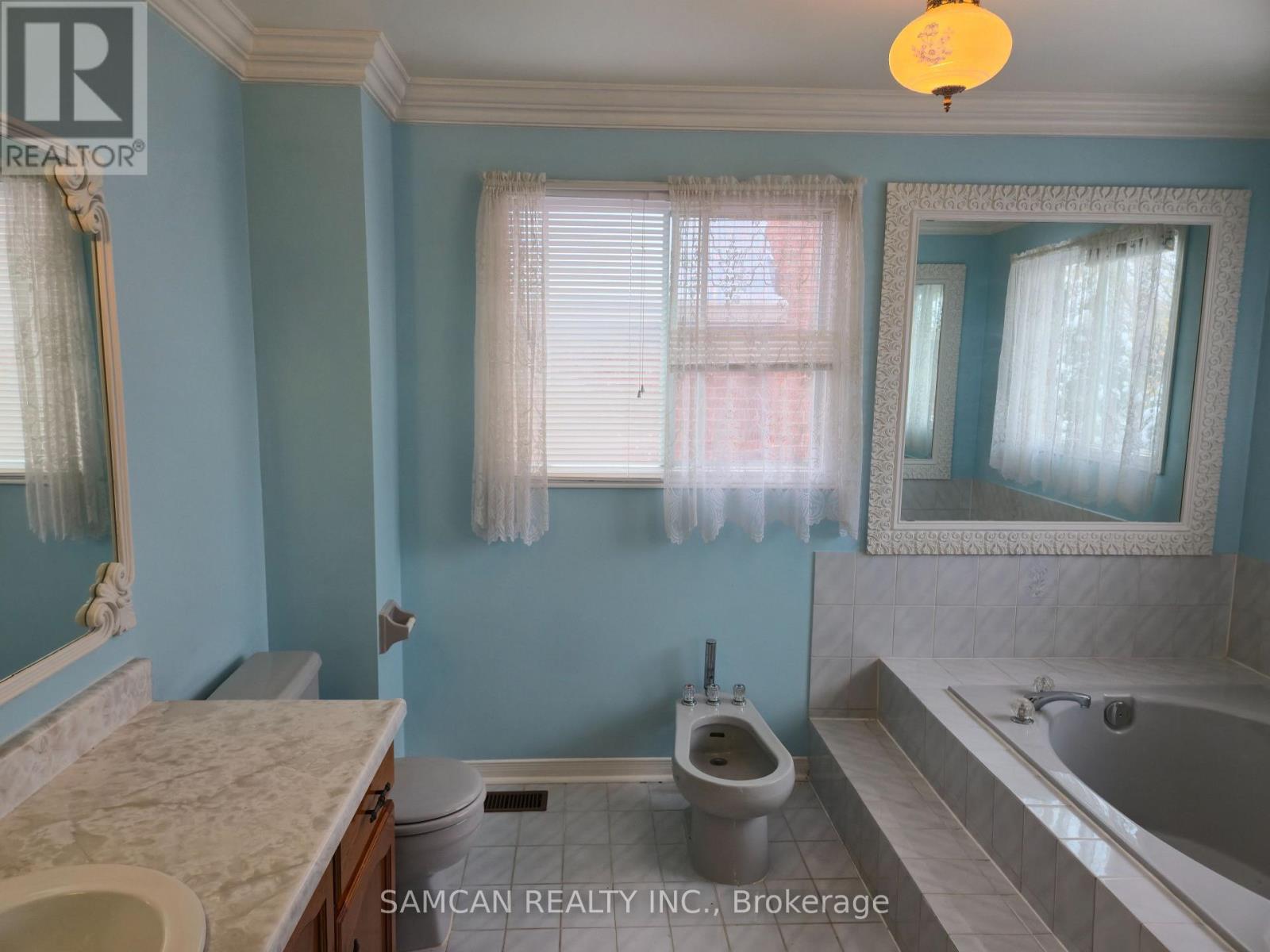 2 - 2470 Wynten Way, Oakville (Cv Clearview), Ontario  L6J 7K8 - Photo 12 - W12547598