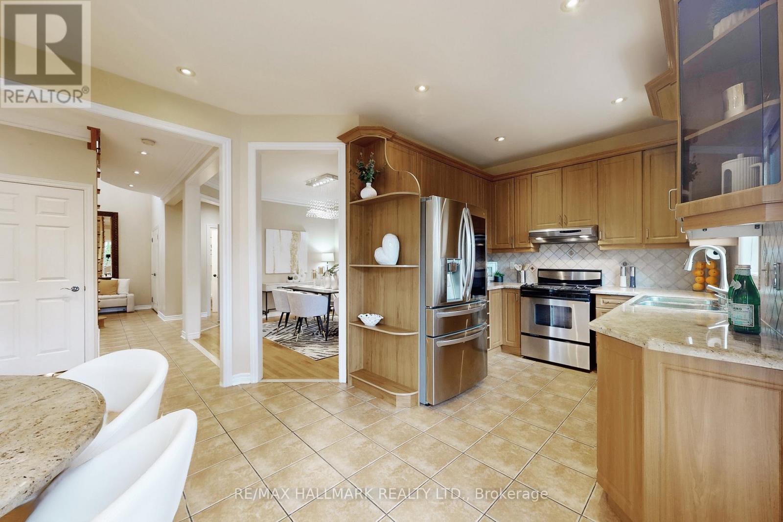 20 Palomino Drive, Richmond Hill, Ontario L4C 0P8 - Photo 15 - N12566844