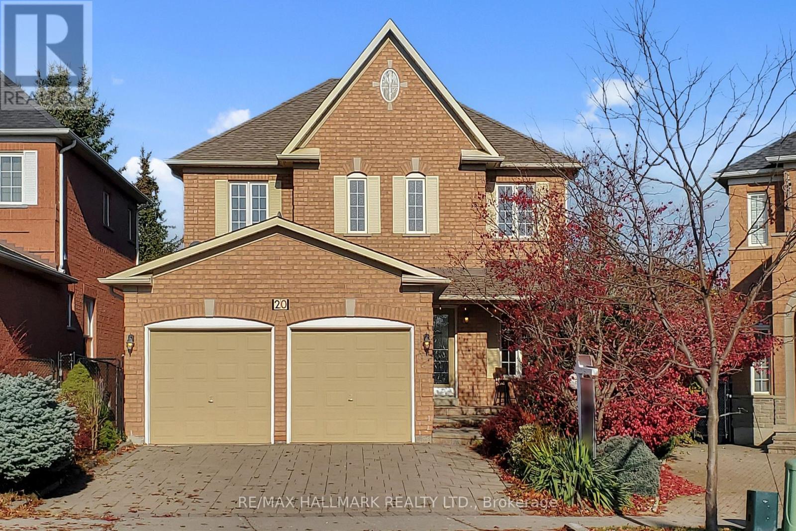 20 Palomino Drive, Richmond Hill, Ontario L4C 0P8 - Photo 2 - N12566844