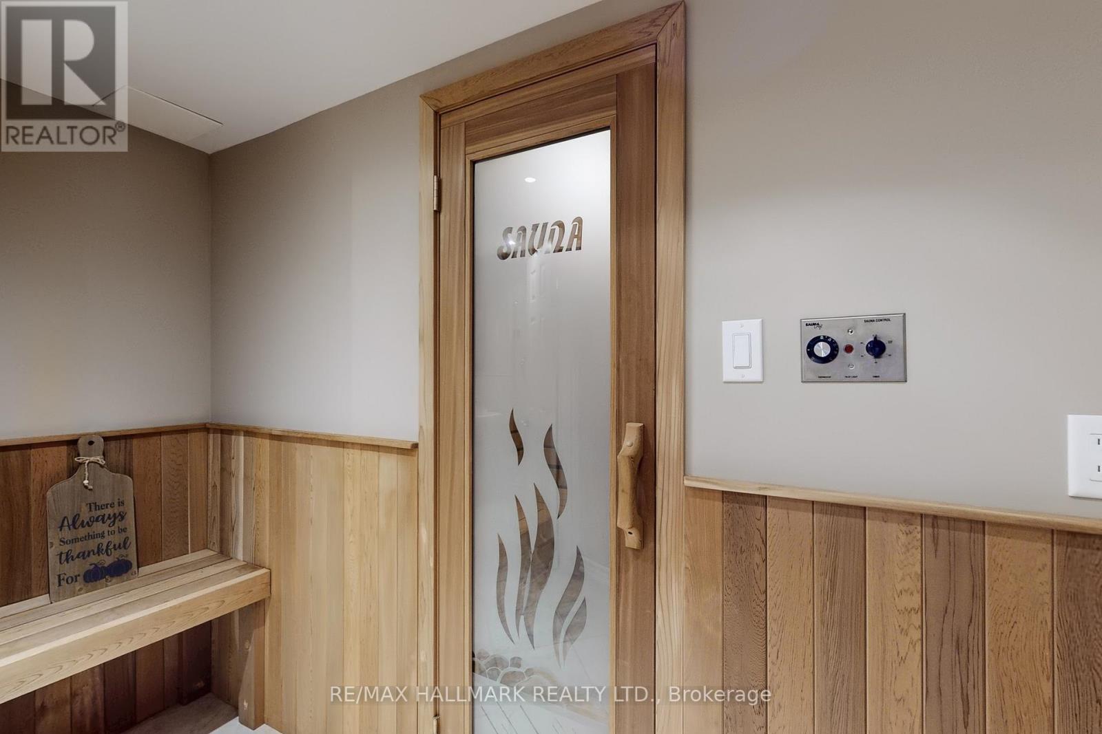 20 Palomino Drive, Richmond Hill, Ontario L4C 0P8 - Photo 36 - N12566844