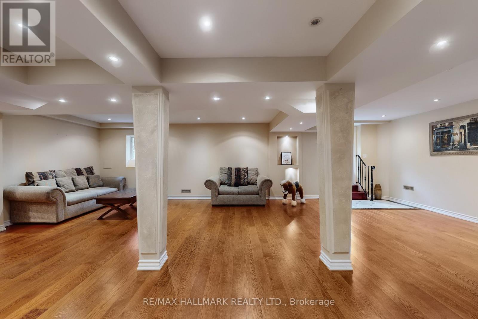 20 Palomino Drive, Richmond Hill, Ontario L4C 0P8 - Photo 39 - N12566844