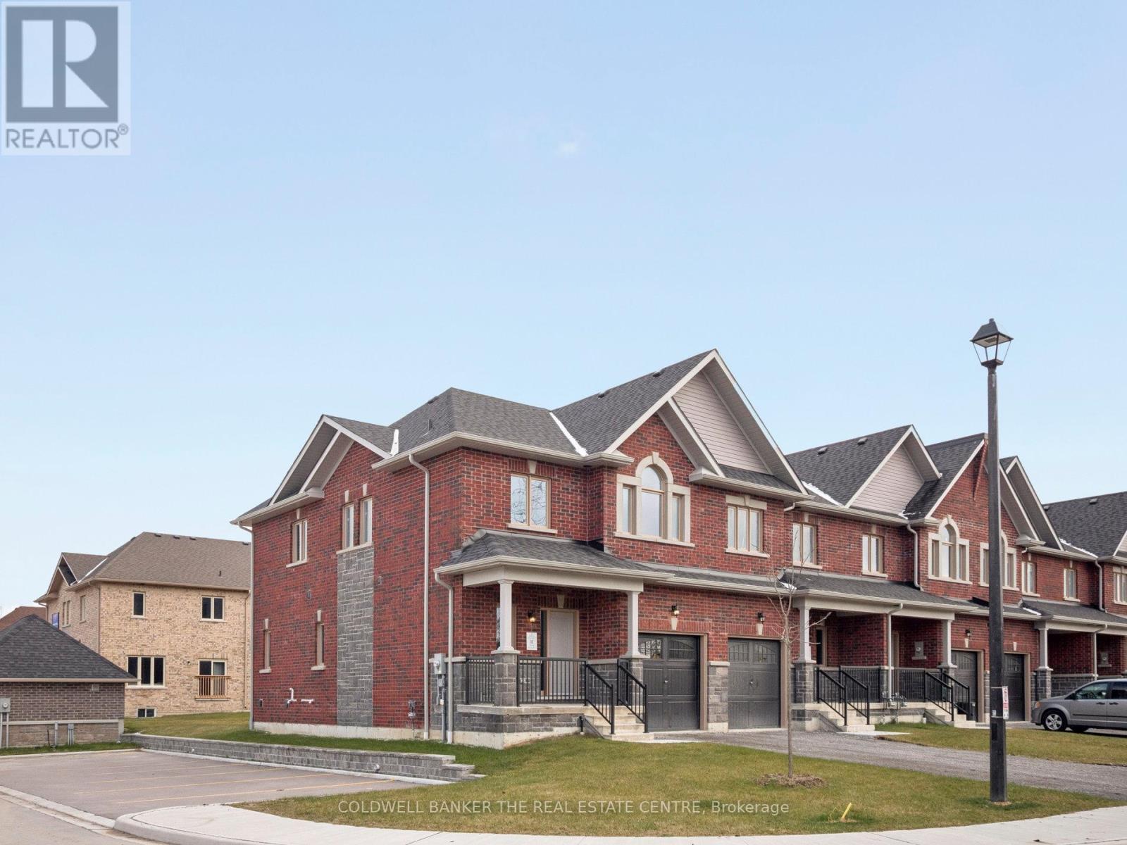 11 Hildred Cushing Way, Uxbridge, Ontario  L9P 0S1 - Photo 2 - N12566958