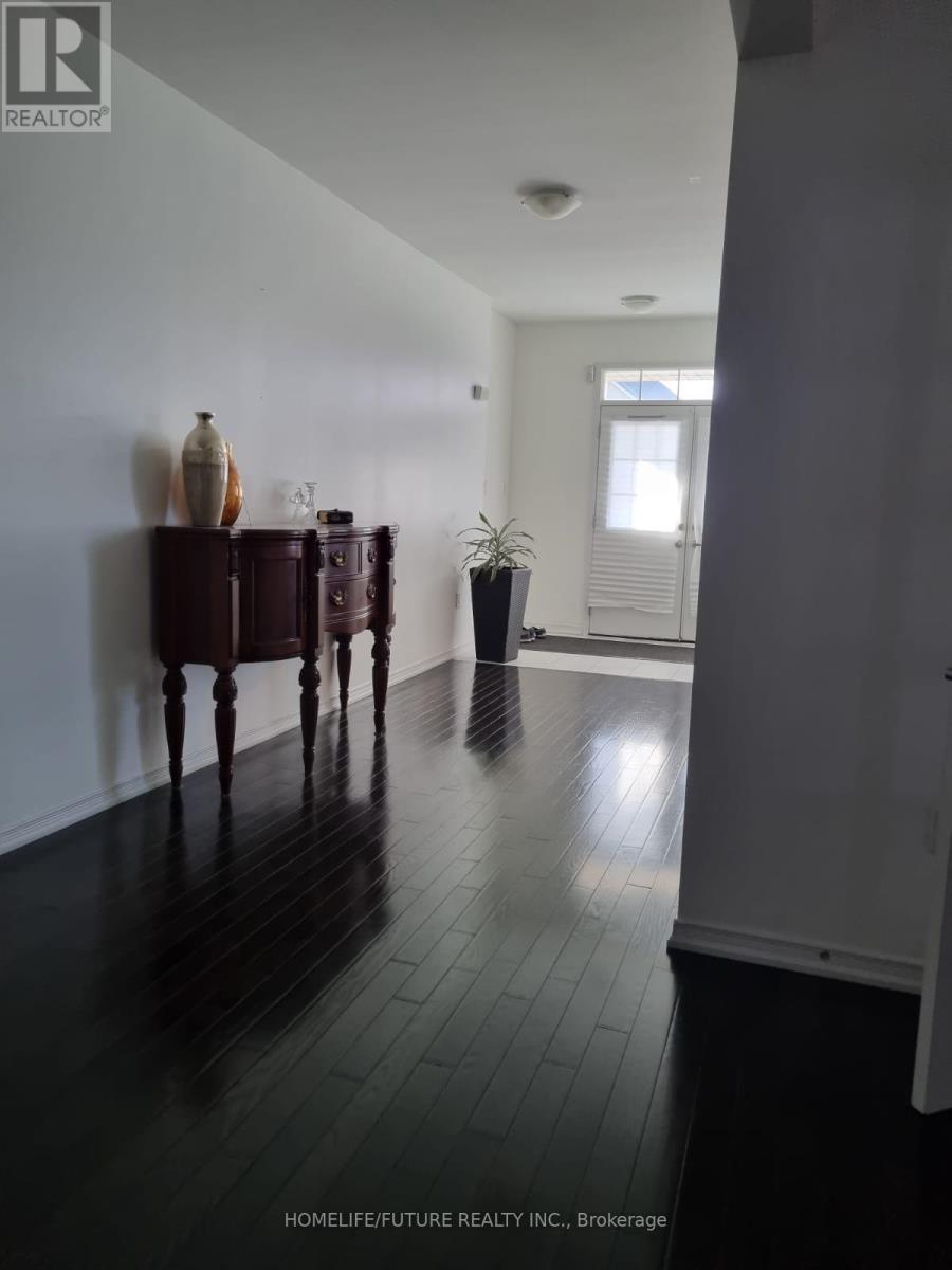 1965 Jans Boulevard, Innisfil, Ontario  L9S 0L3 - Photo 2 - N12567012