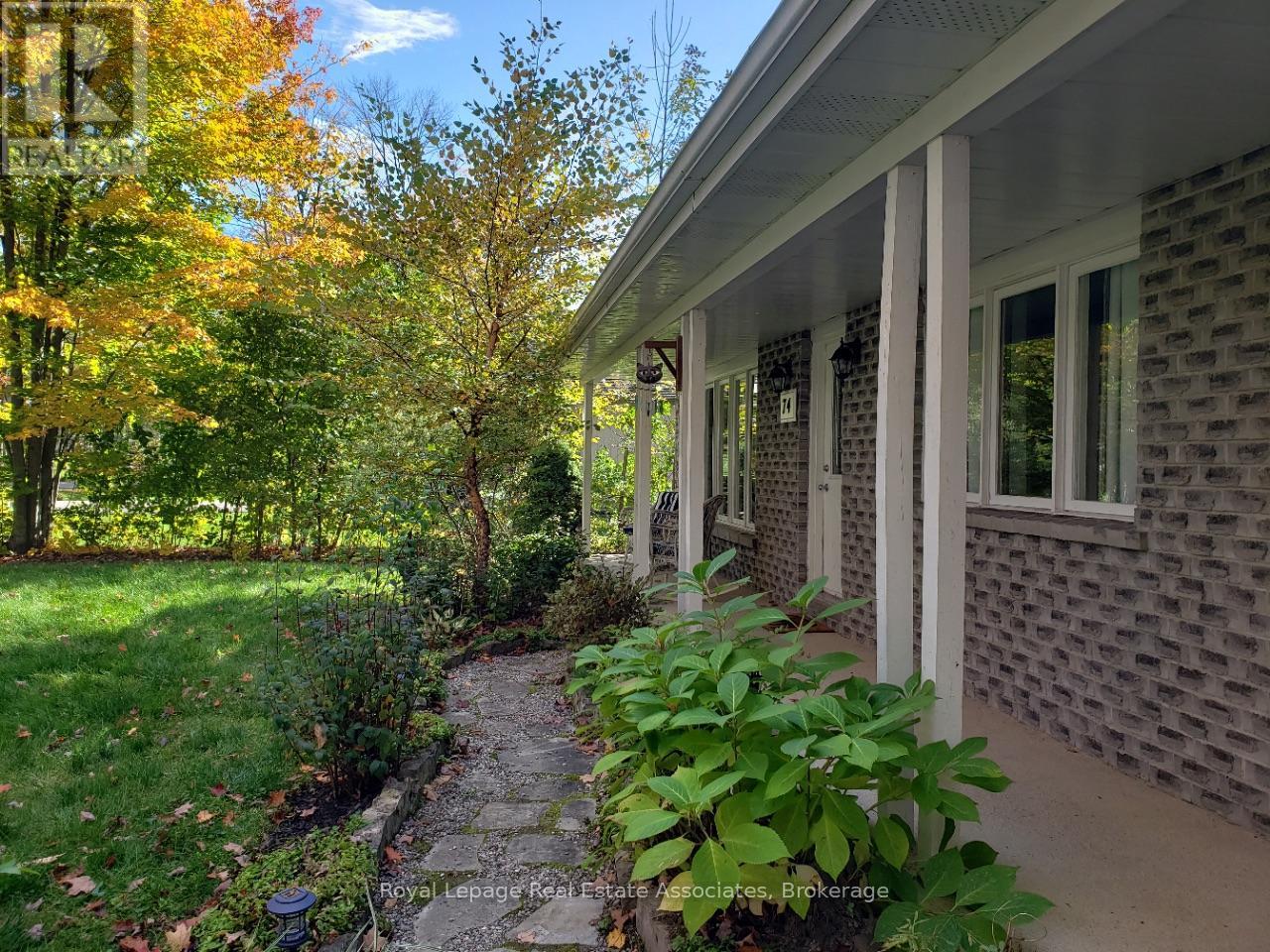 74 Moreau Parkway, Tiny, Ontario  L9M 0H3 - Photo 2 - S12566872