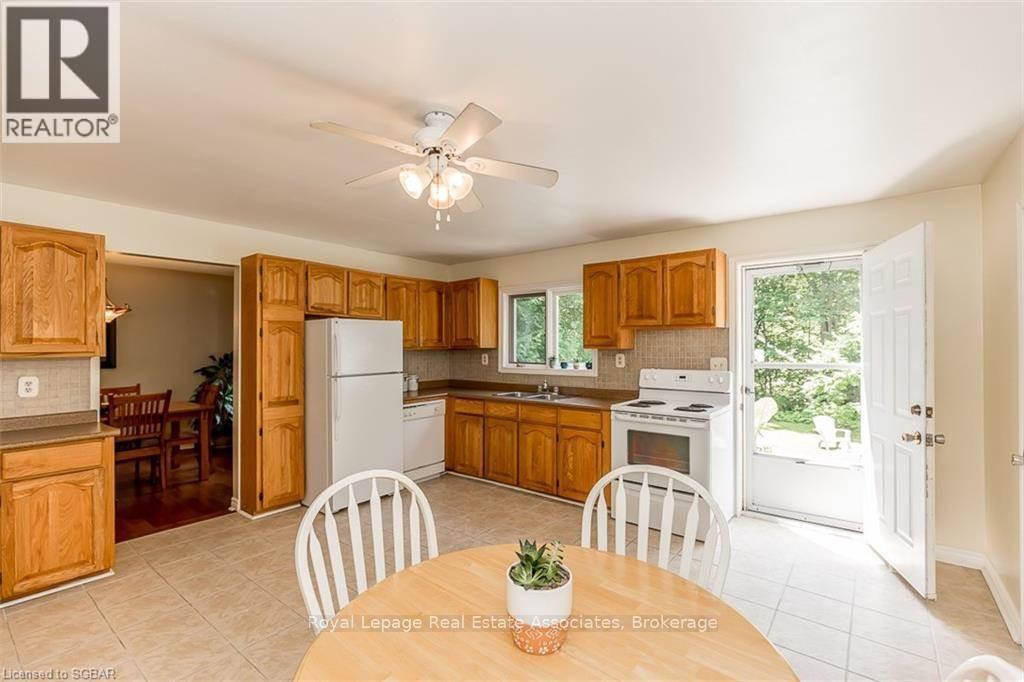 74 Moreau Parkway, Tiny, Ontario  L9M 0H3 - Photo 9 - S12566872