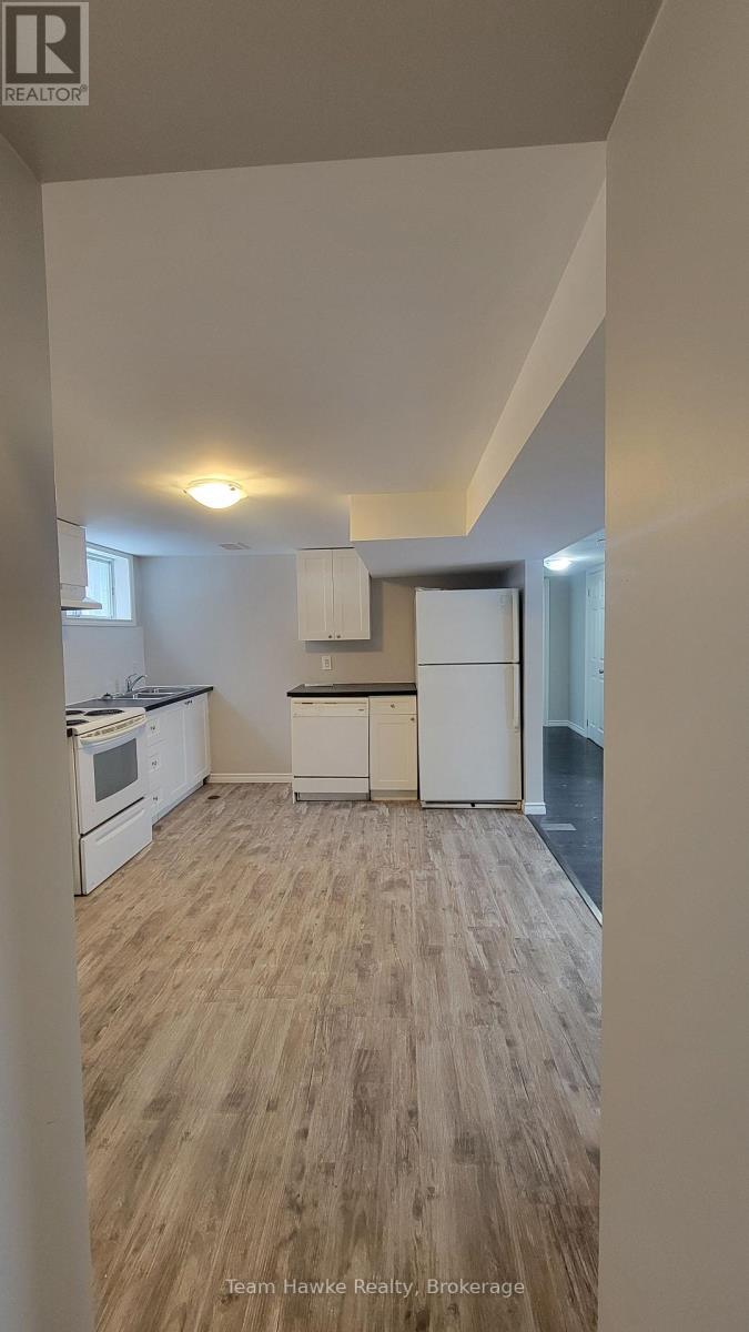 830 Birchwood Drive, Midland, Ontario  L4R 4Y2 - Photo 3 - S12567114