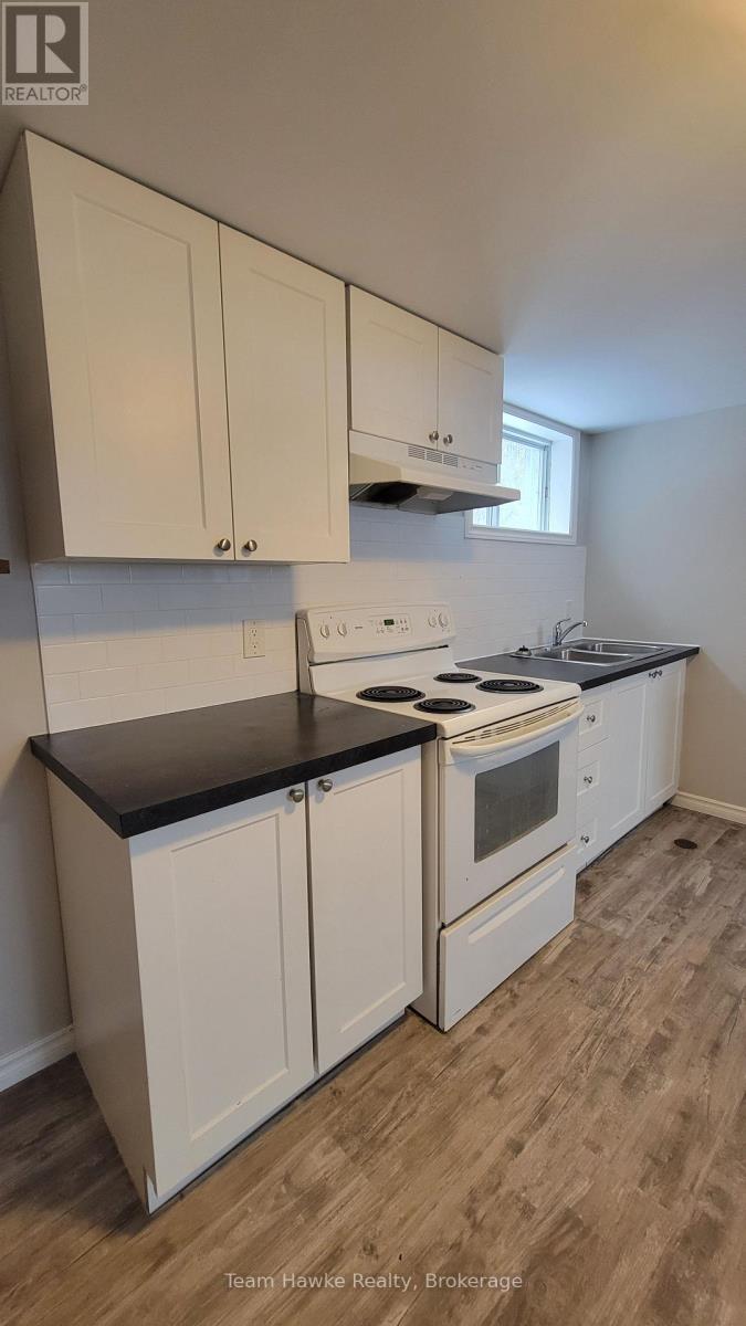 830 Birchwood Drive, Midland, Ontario  L4R 4Y2 - Photo 4 - S12567114