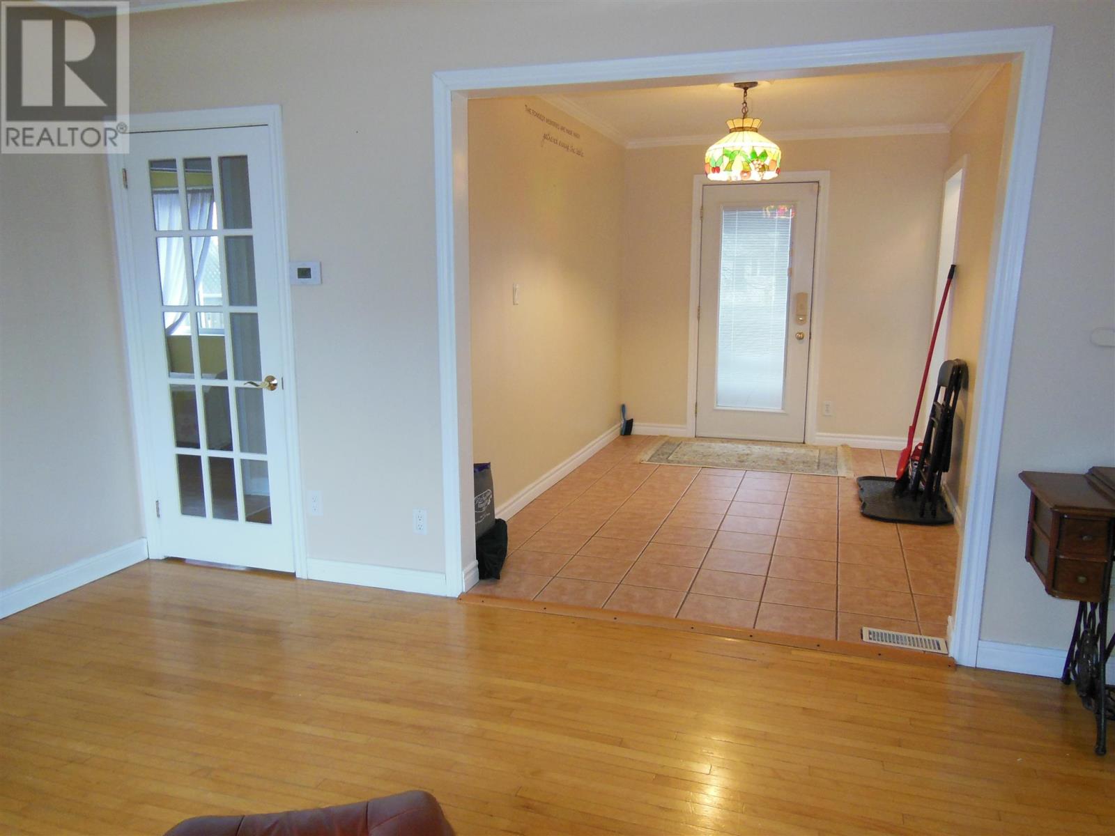 246 Lake St, Sault Ste. Marie, Ontario  P6A 4B1 - Photo 17 - SM253323